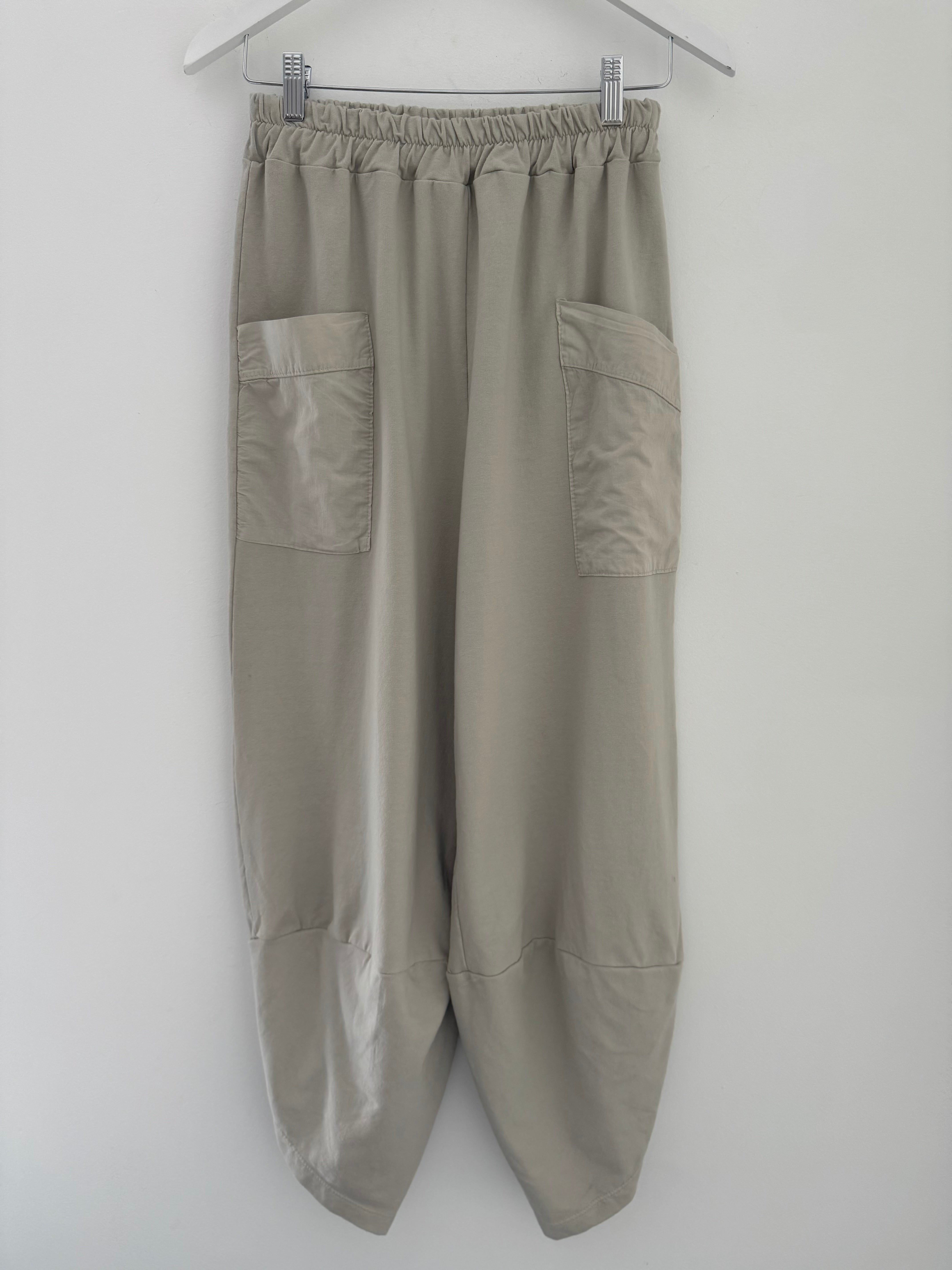 Barrel Shape Cotton Jersey Trousers in Stone