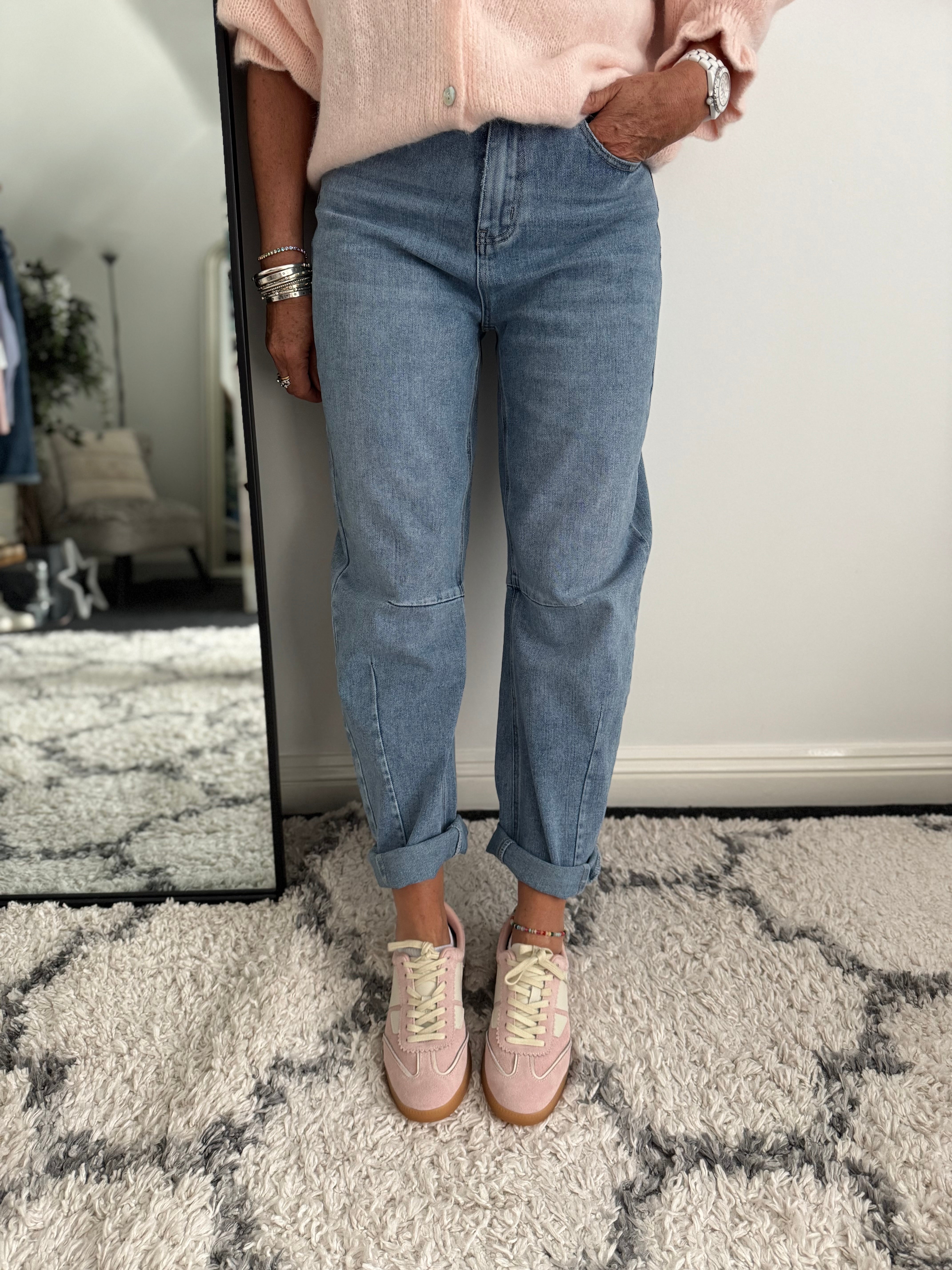 Relaxed Boyfriend Jeans in Light Denim
