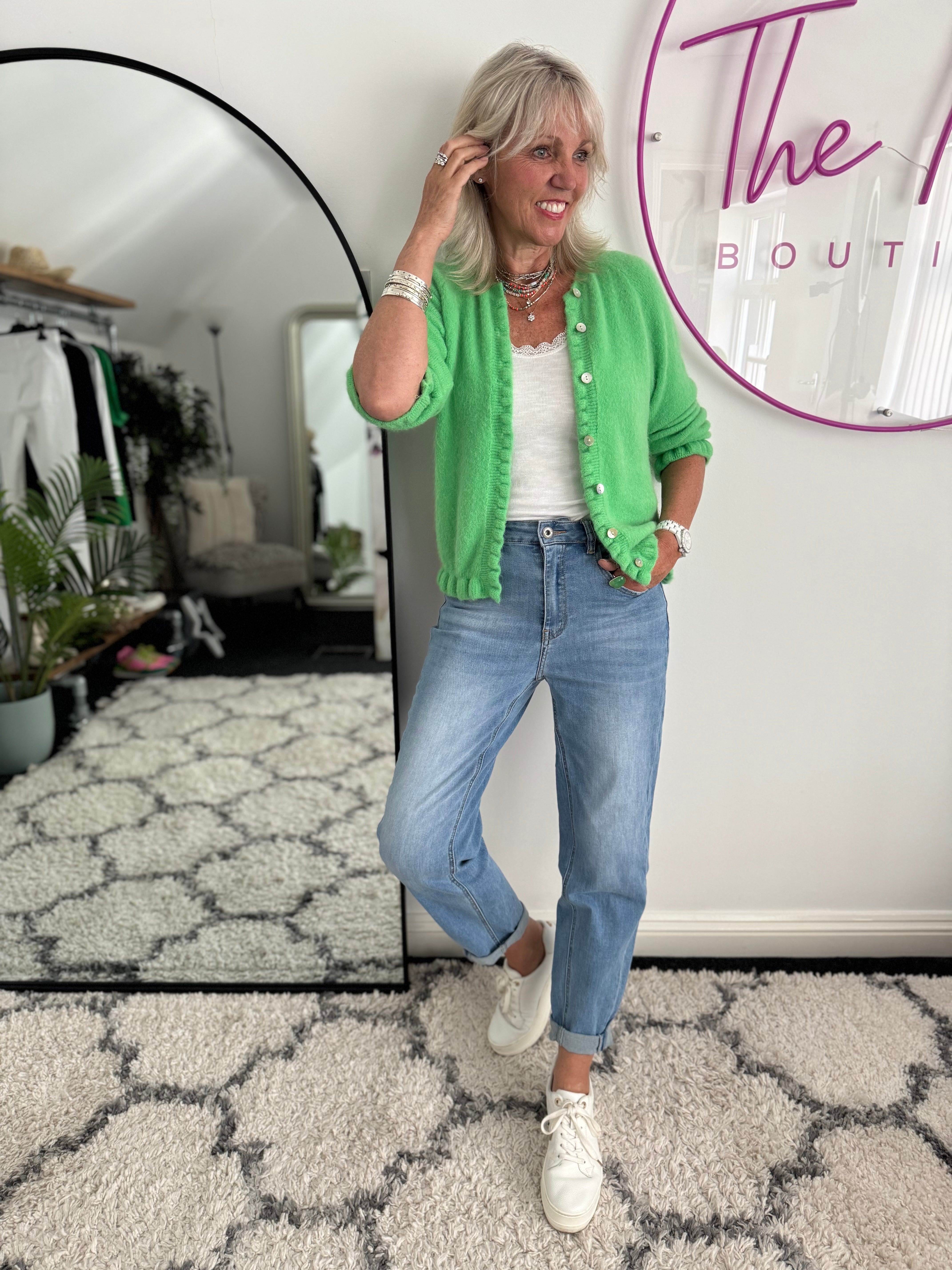 Slim Stretchy Barrel Leg Jeans in Washed Denim
