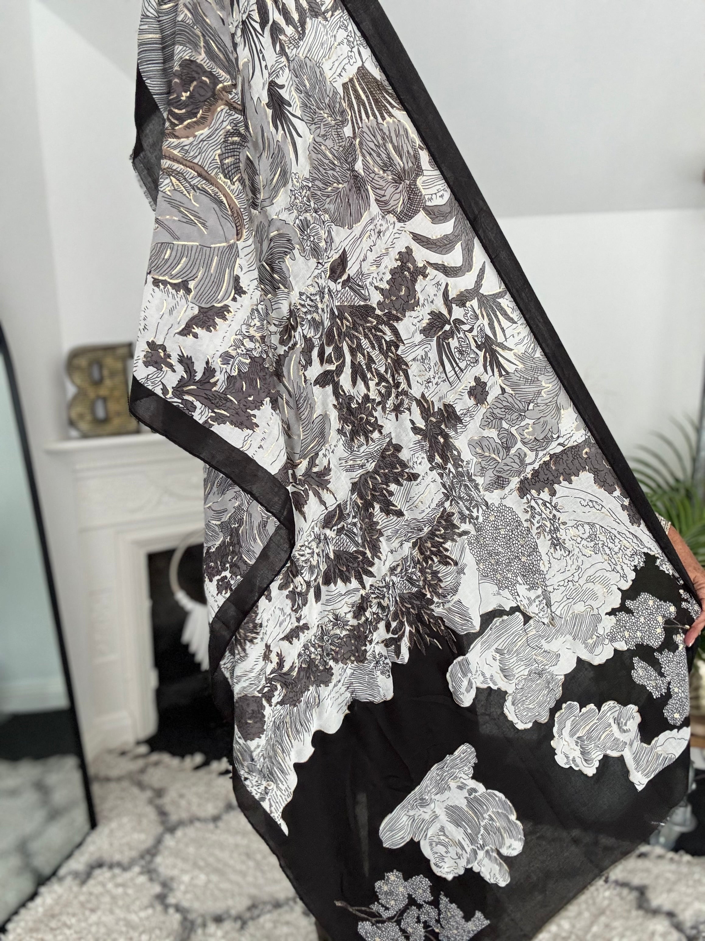 Stunning Leaf Scarf In Black & Grey
