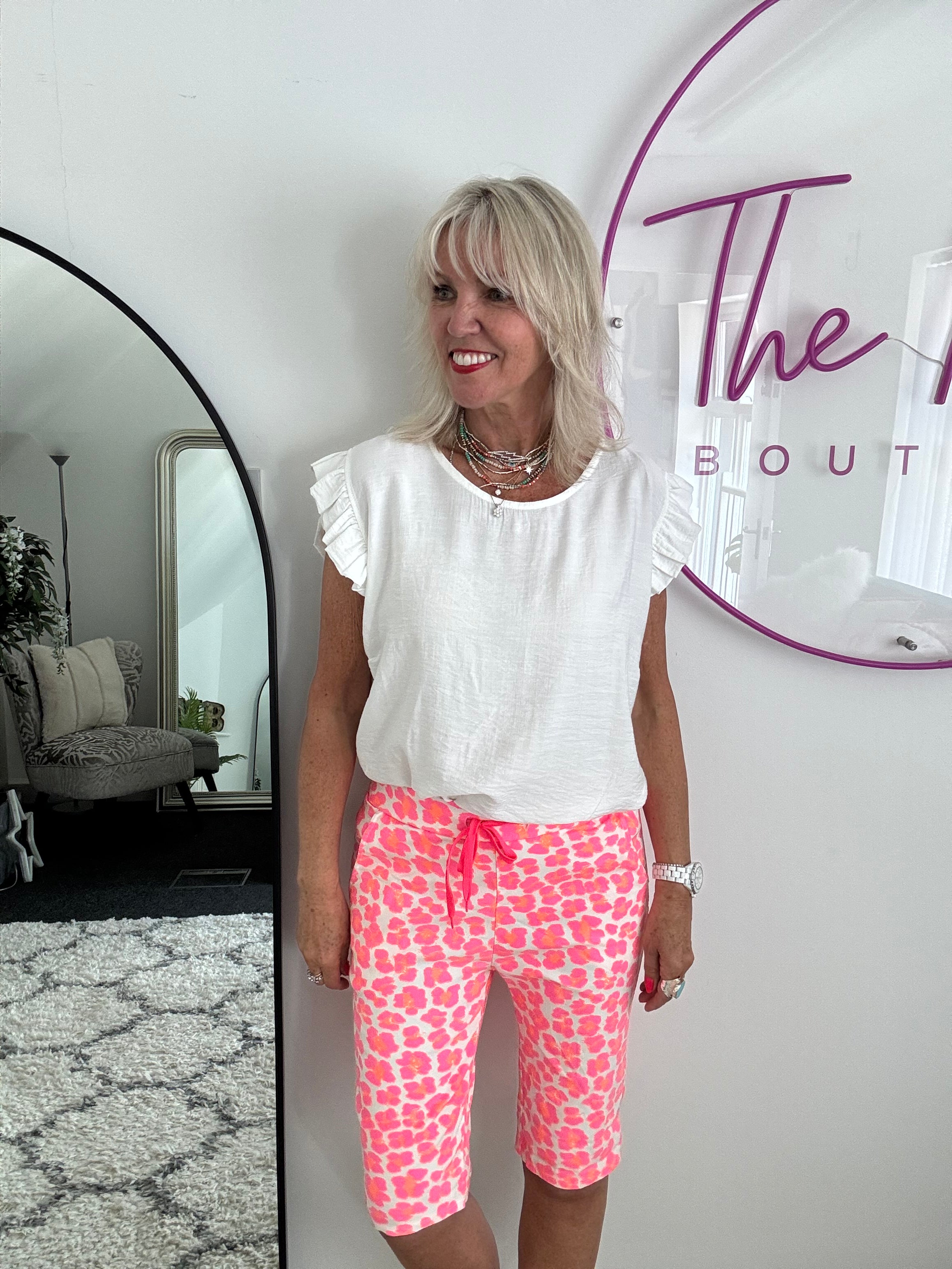 Super Stretch Shorts in Neon Leopard