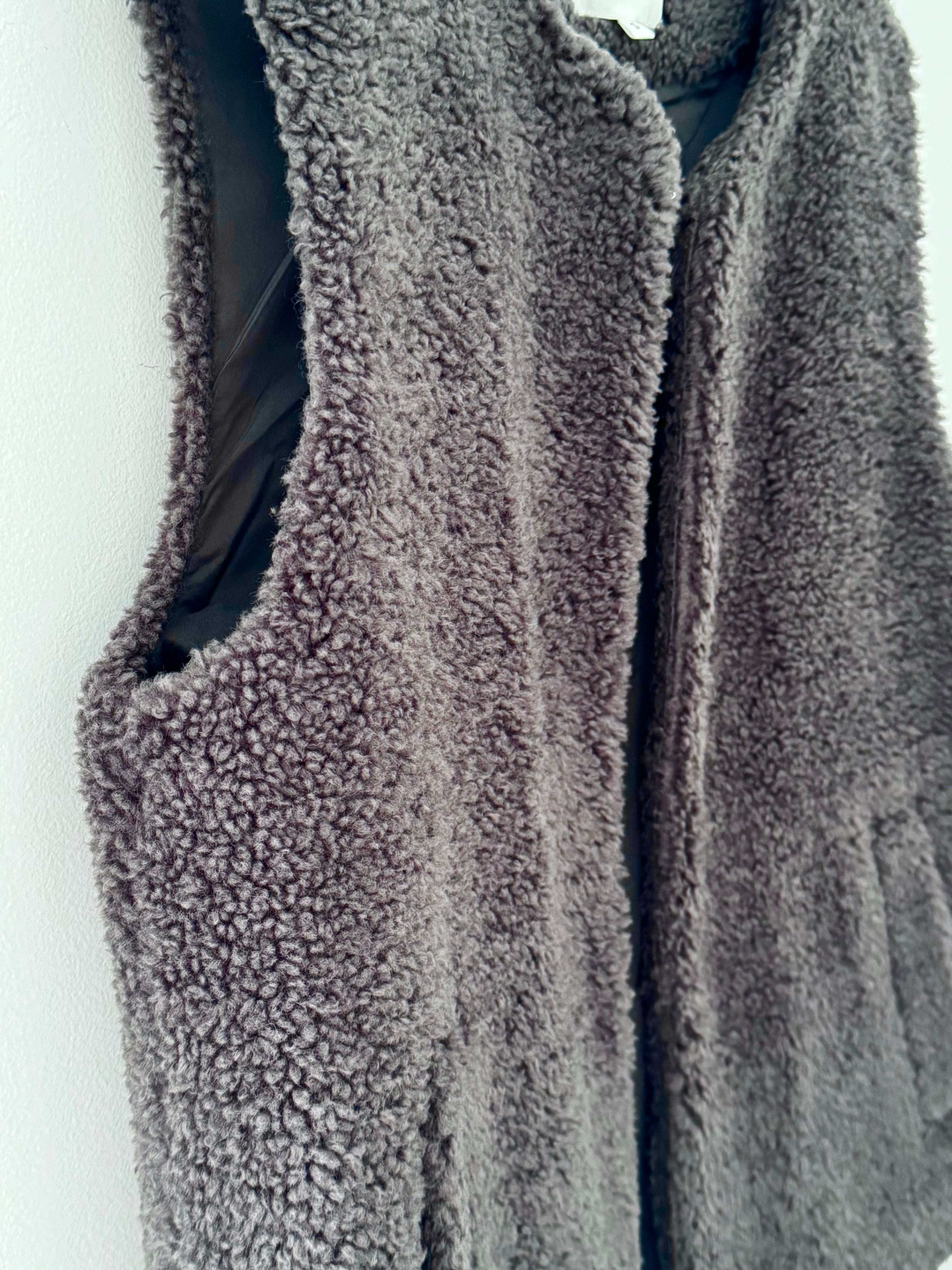 Luxe Teddy Gilet in Cocoa Grey