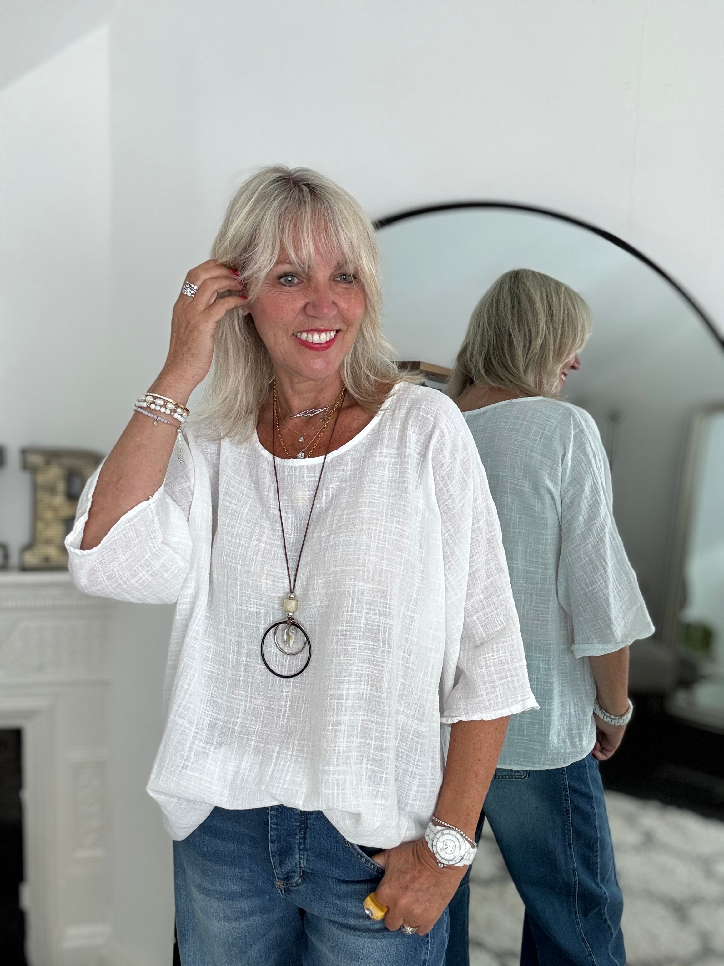 Simple Cotton Scoop Neck Top in White