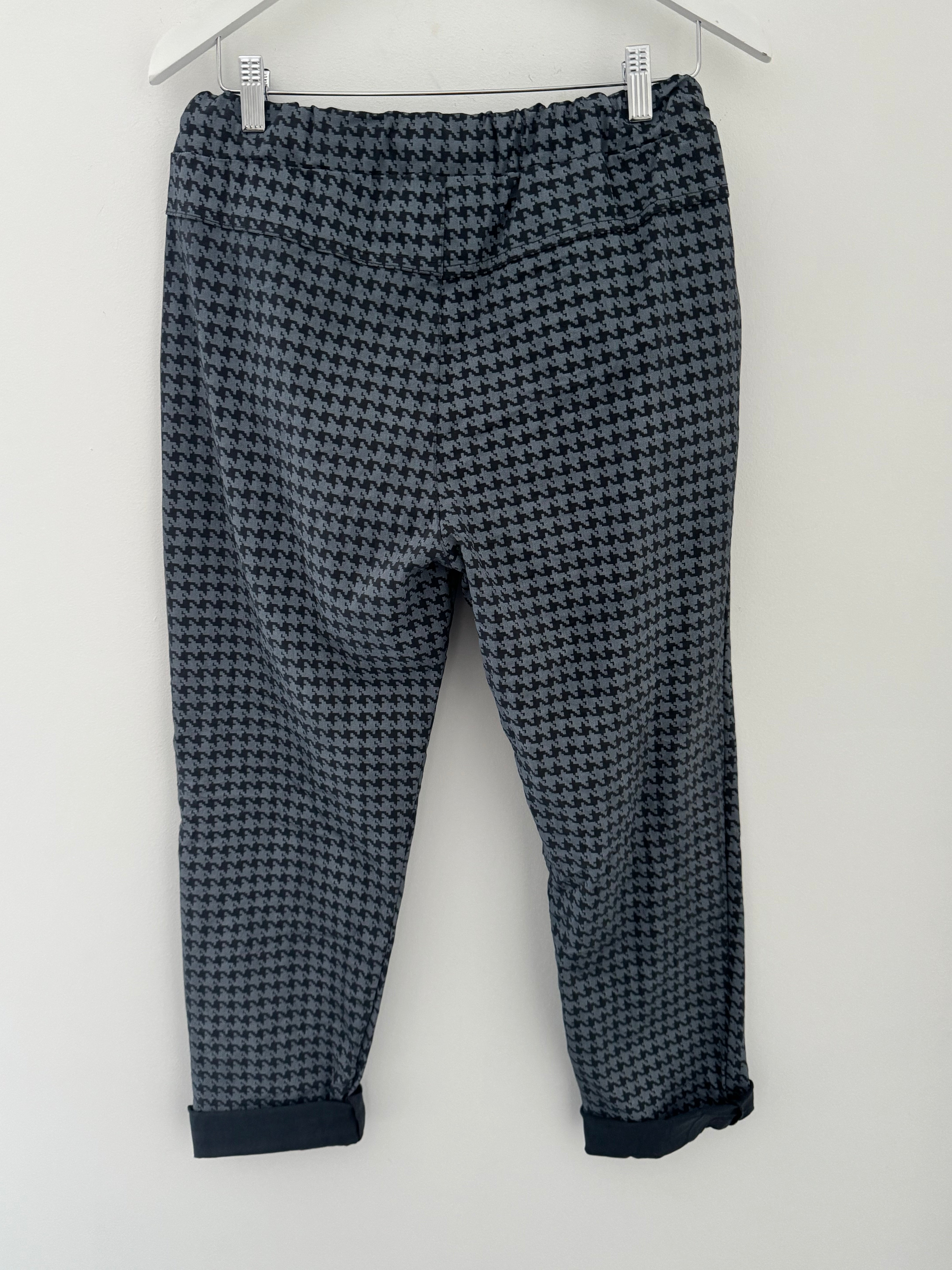 Stretch Dog Tooth Joggers in Grey