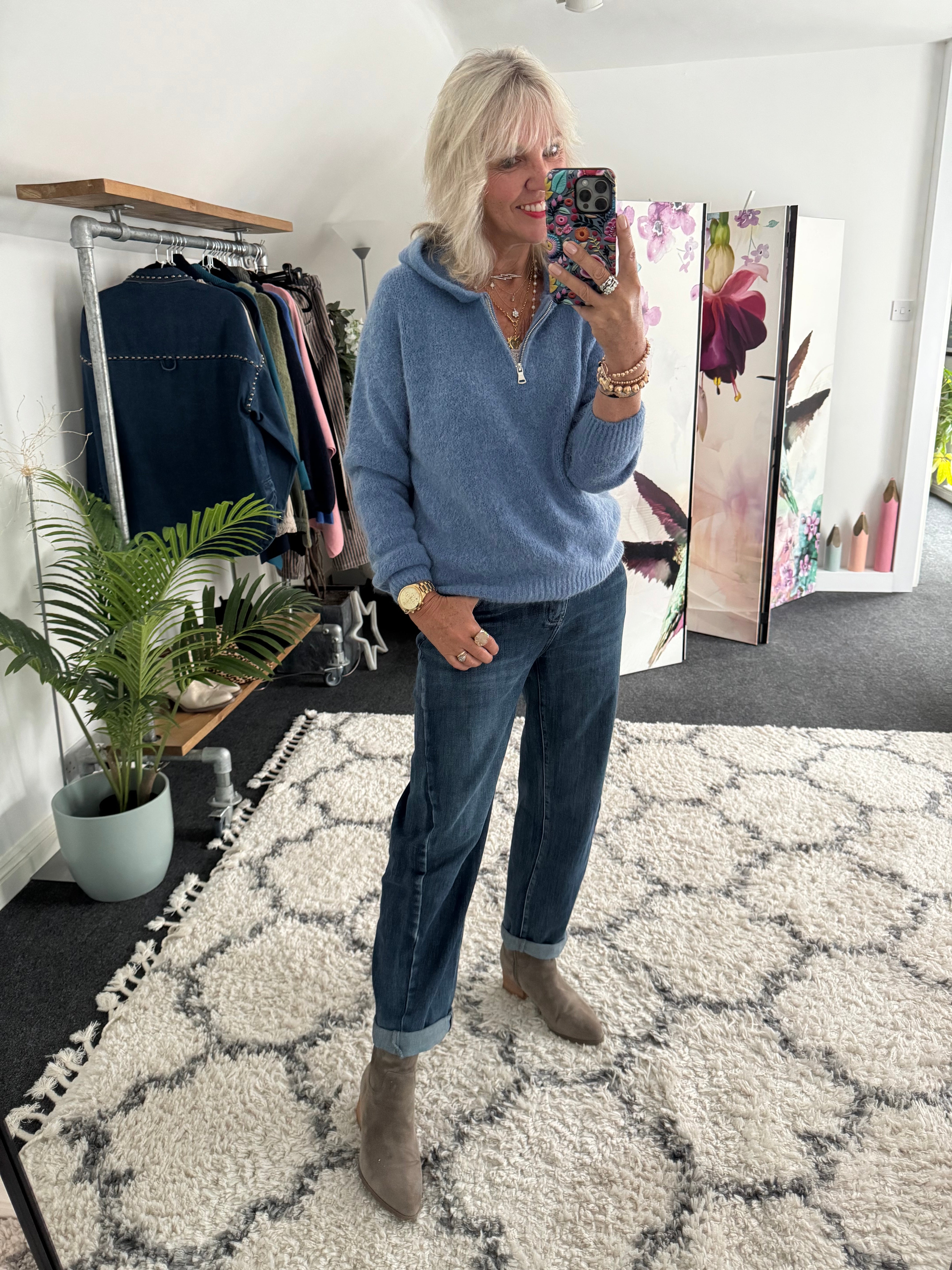 Stretch Boyfriend Jeans in Mid Denim
