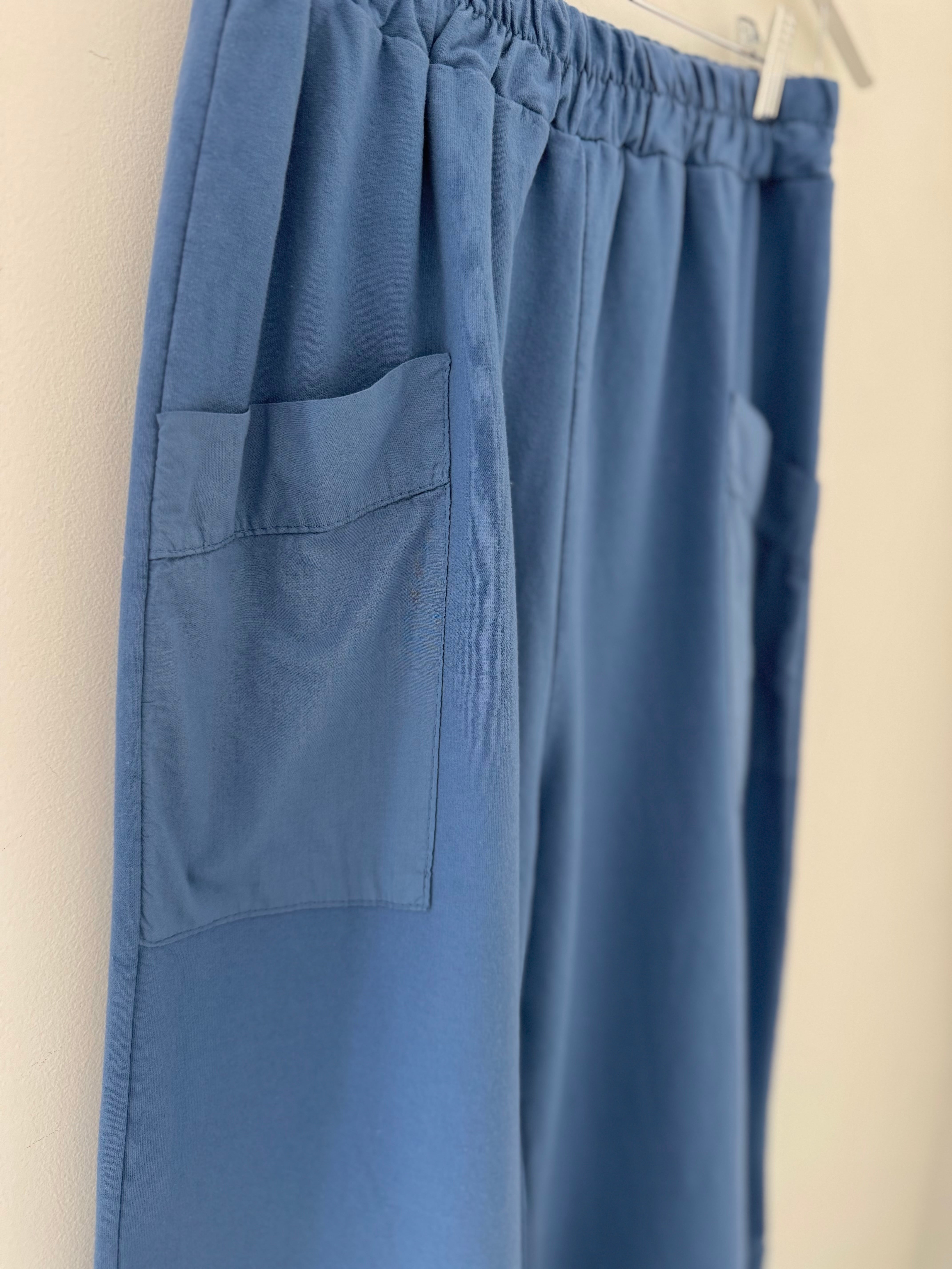 Barrel Shape Cotton Jersey Trousers in Cornflower