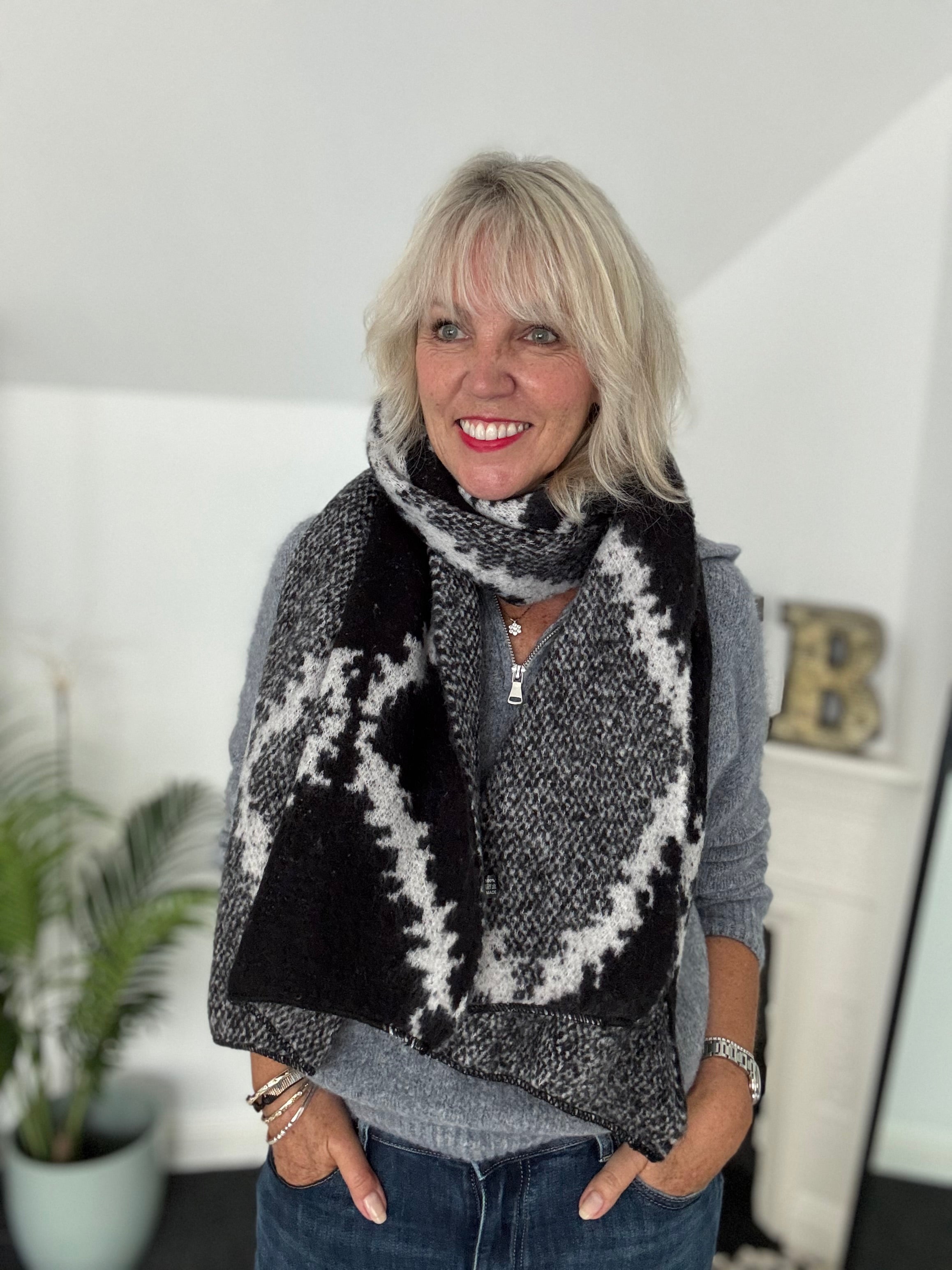 Super Soft Check Scarf in Black & Grey