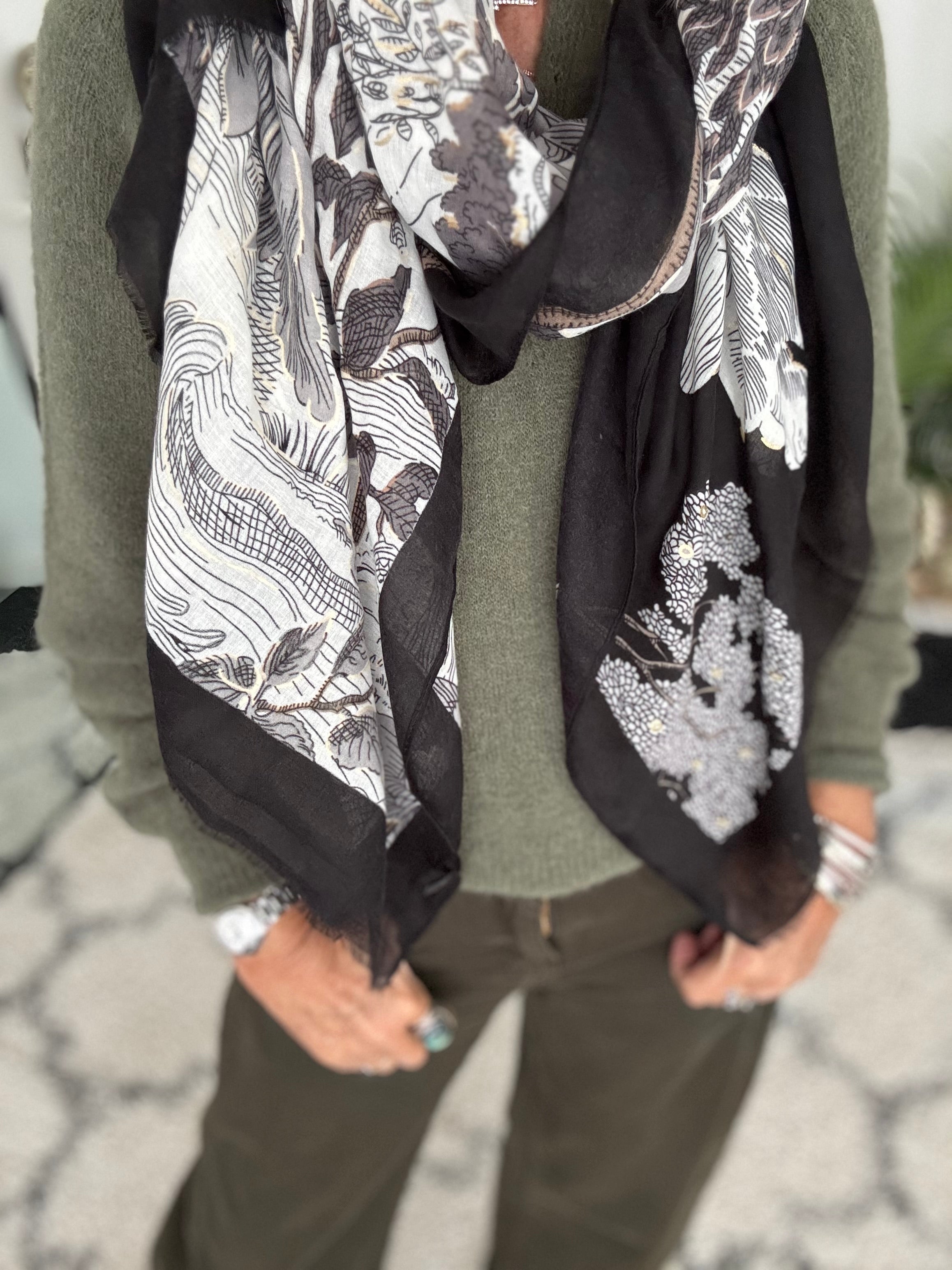 Stunning Leaf Scarf In Black & Grey