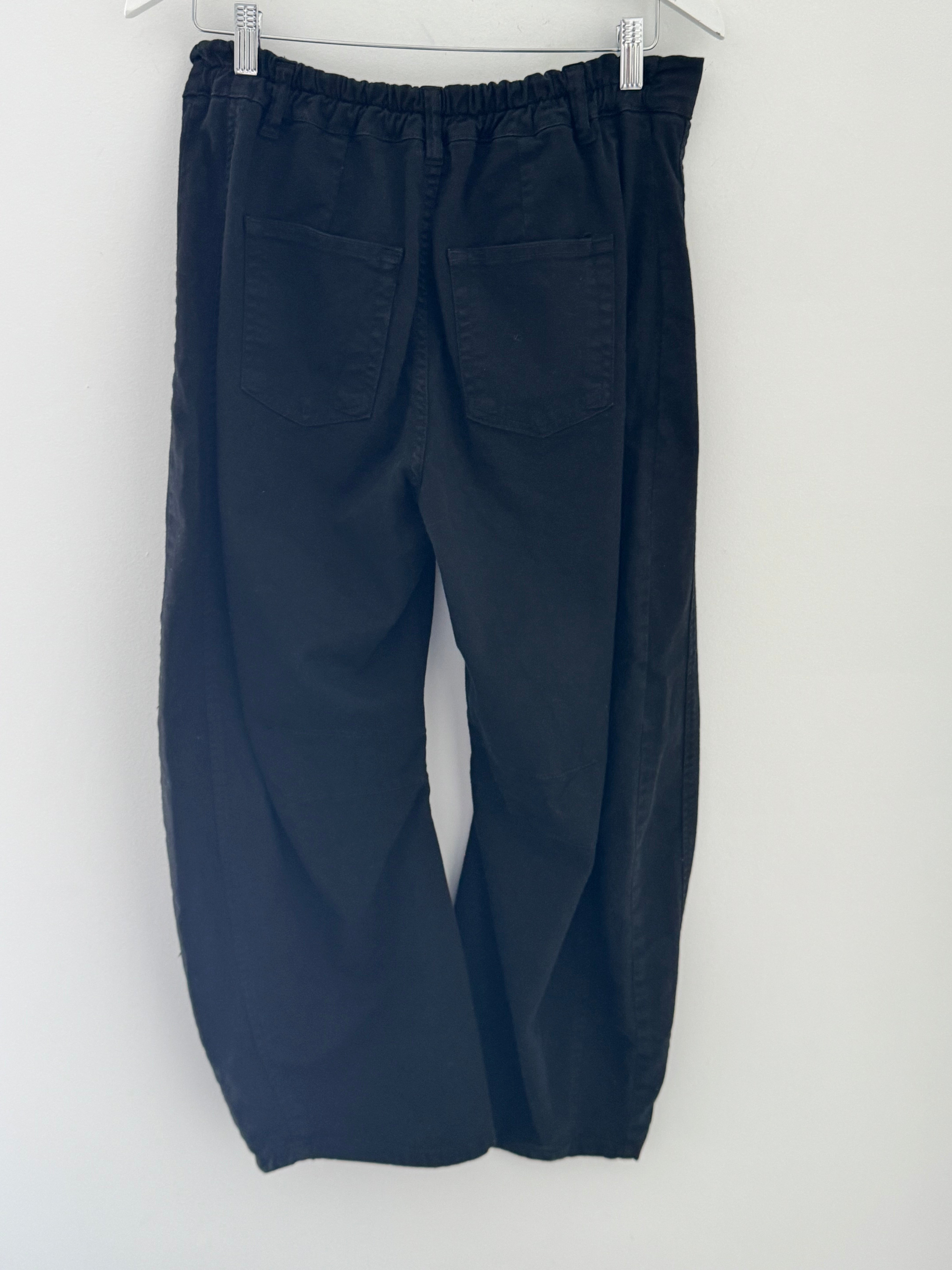 Barrel Leg Jeans with Elasticated Waist in Black