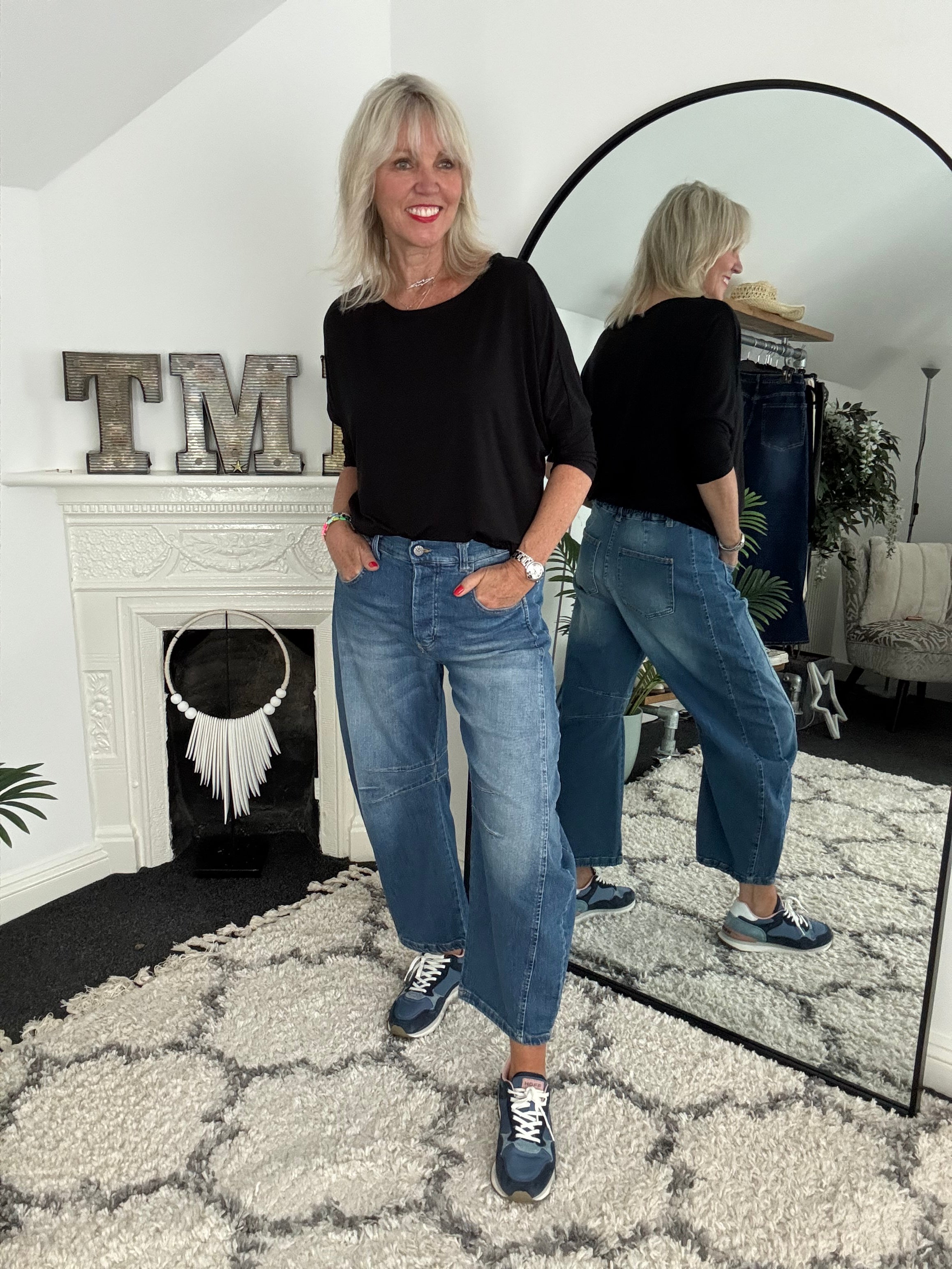 Barrel Leg Jeans with Elasticated Waist in Mid Denim