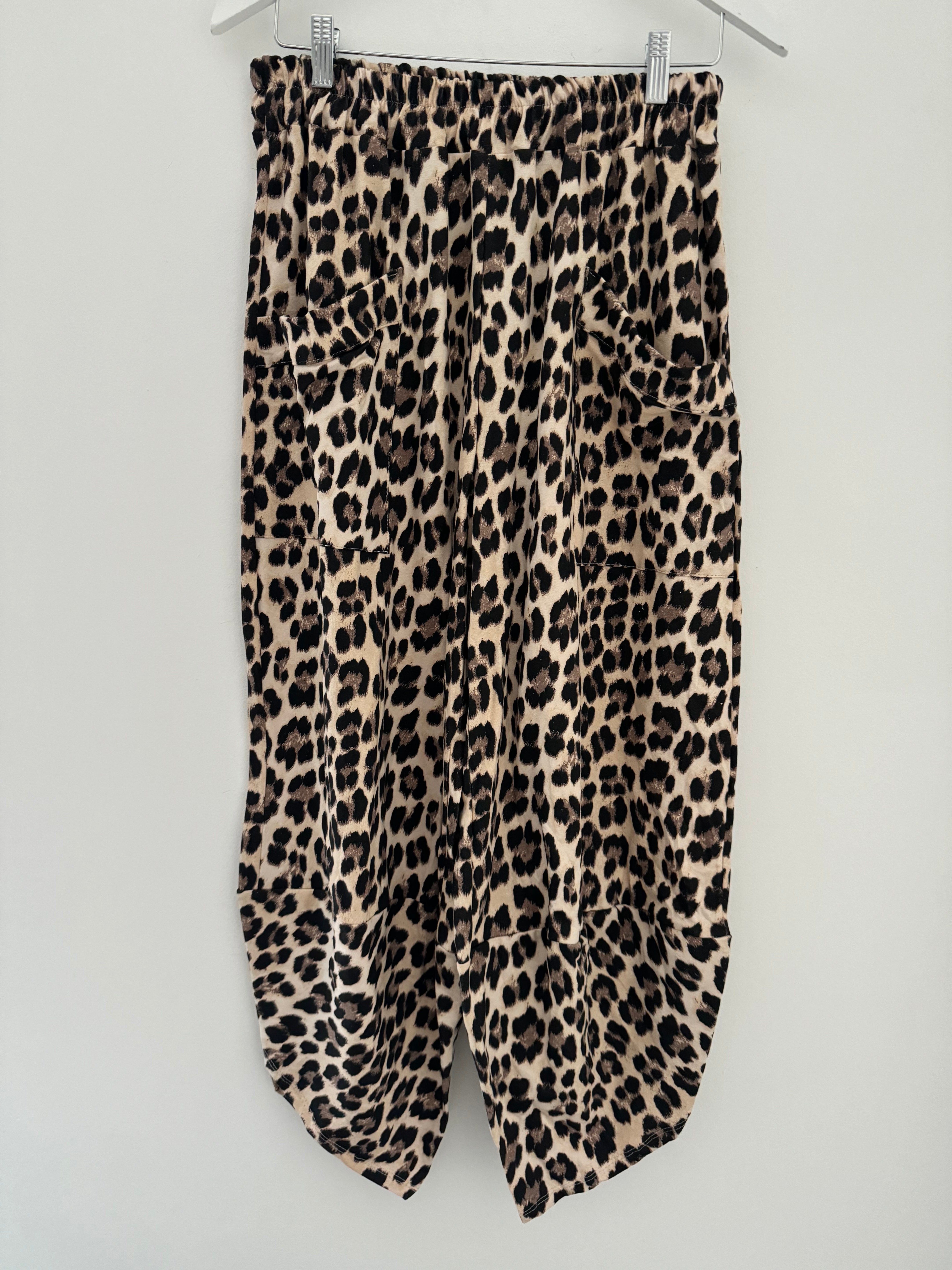 Barrel Stretch Trousers in Leopard