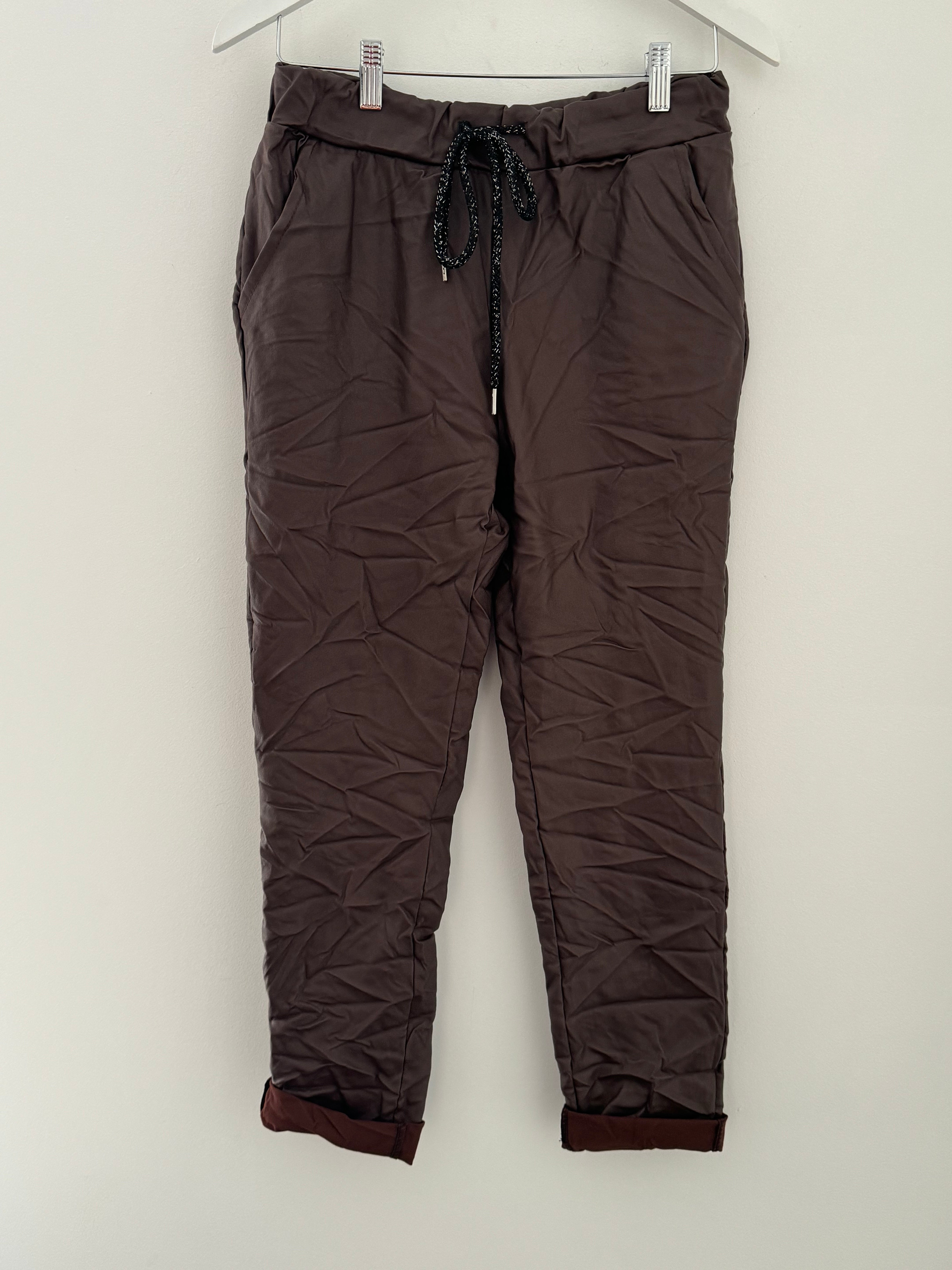Super Stretch Joggers in Waxed Chocolate