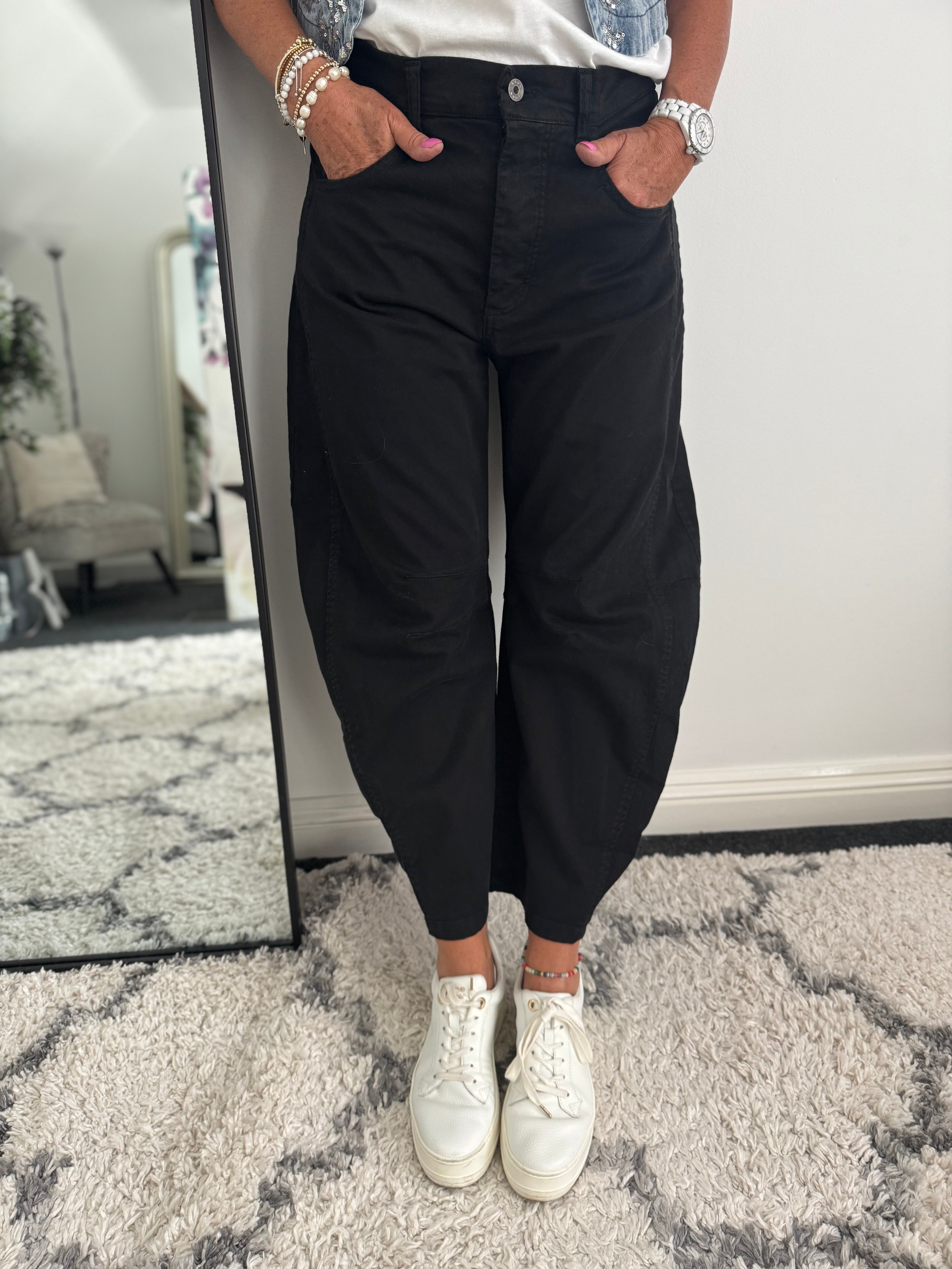 Barrel Leg Jeans with Elasticated Waist in Black
