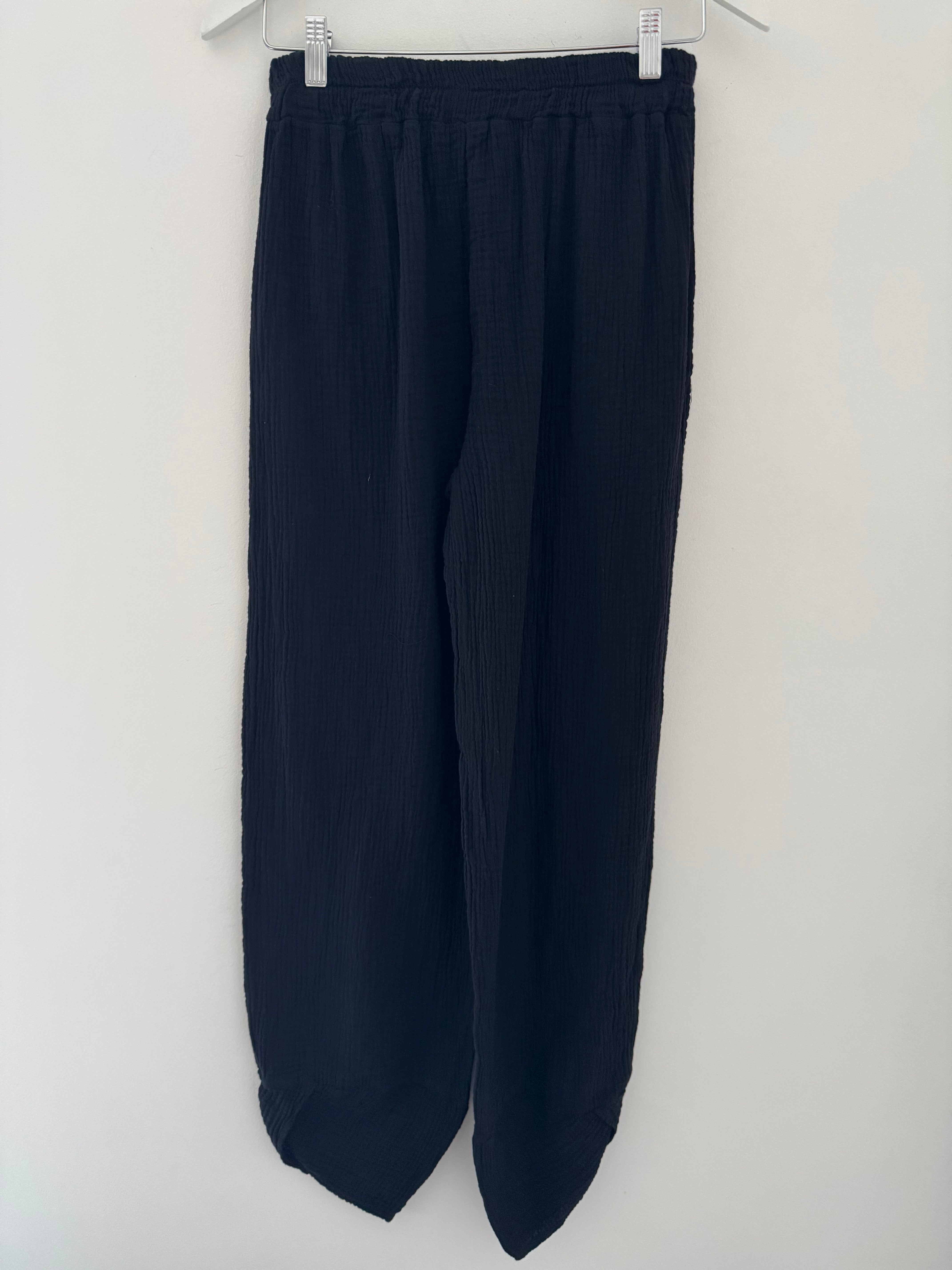 Barrel Leg Cheesecloth Trousers in Black