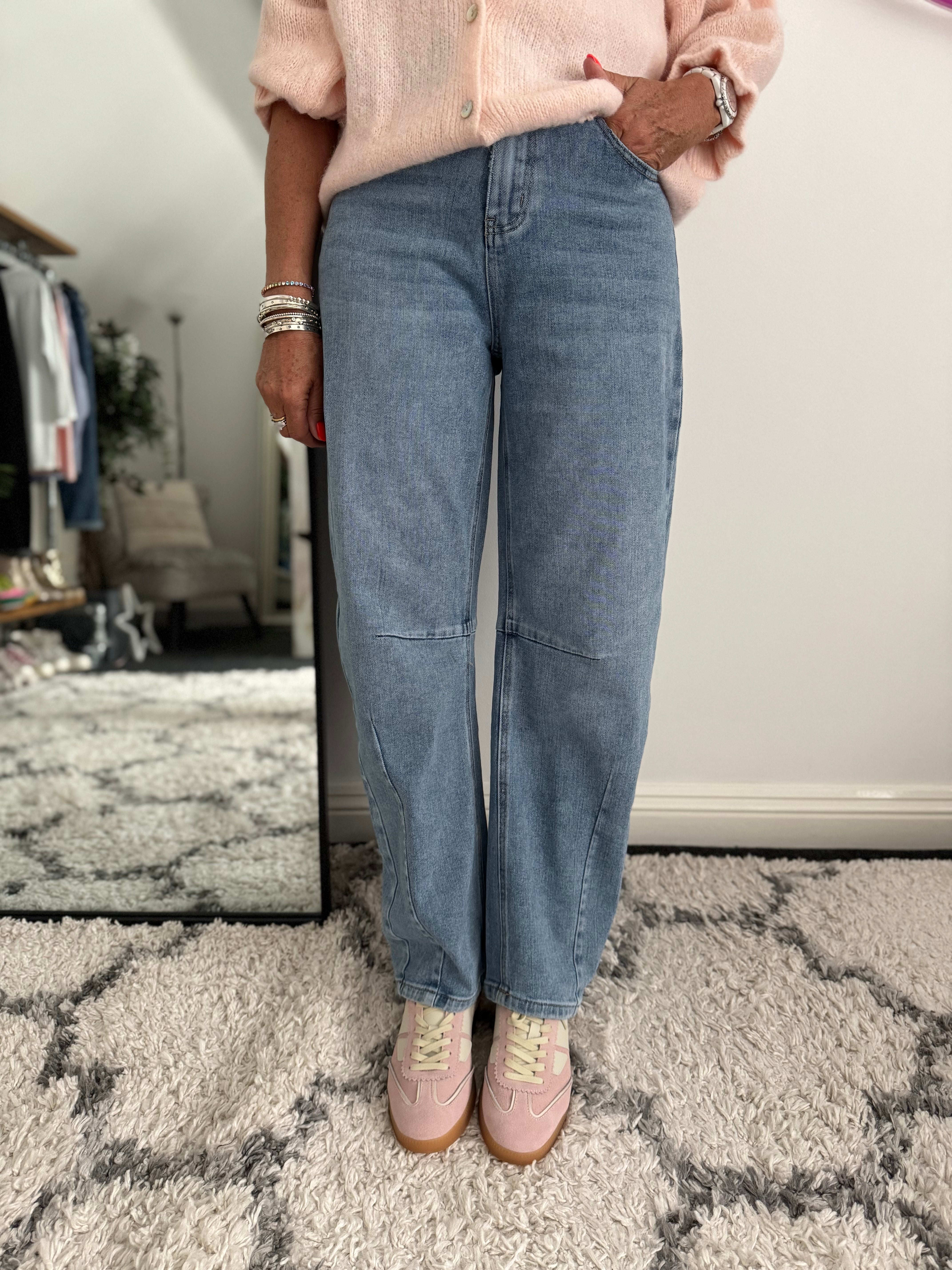 Relaxed Boyfriend Jeans in Light Denim
