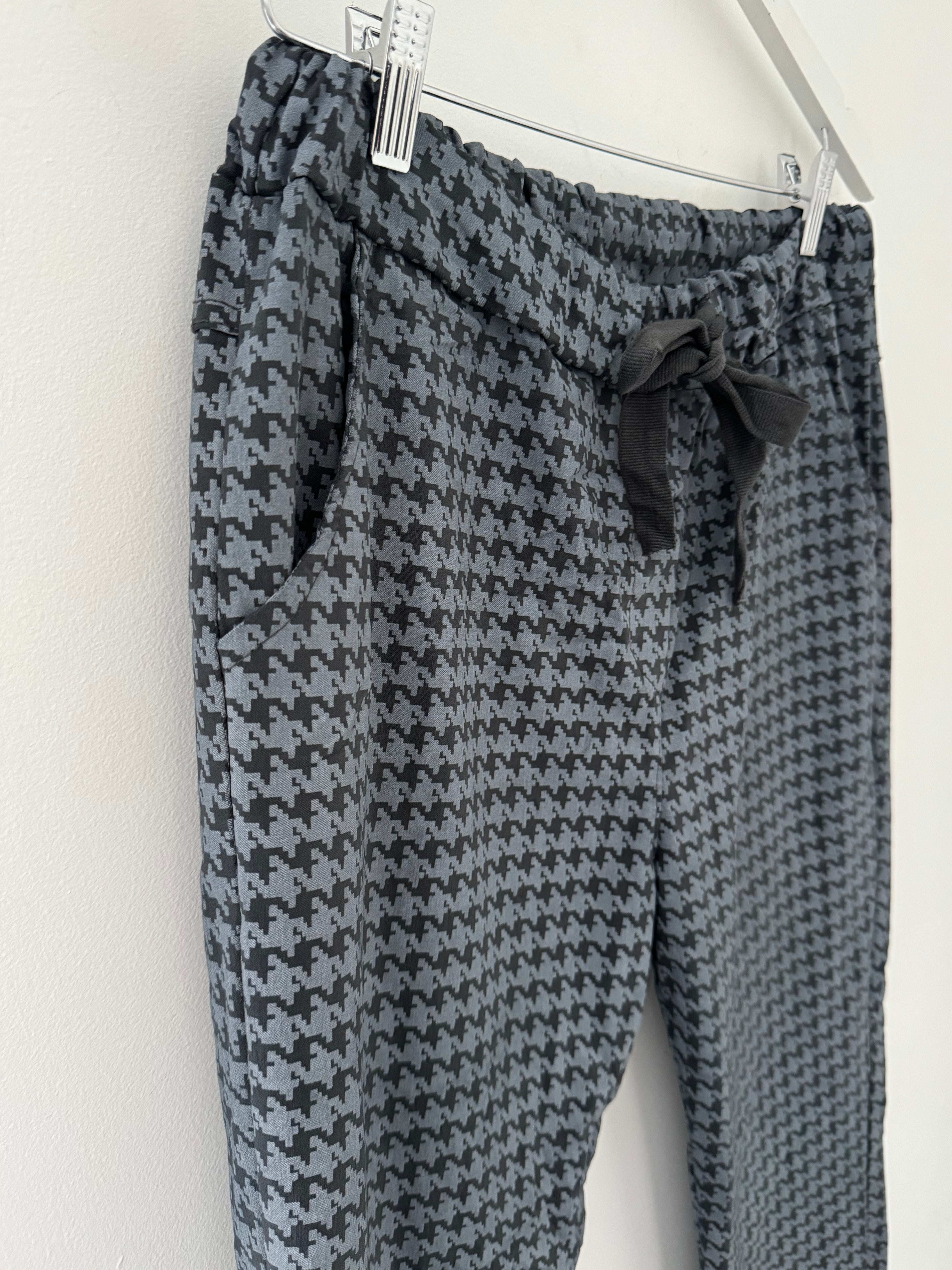 Stretch Dog Tooth Joggers in Grey