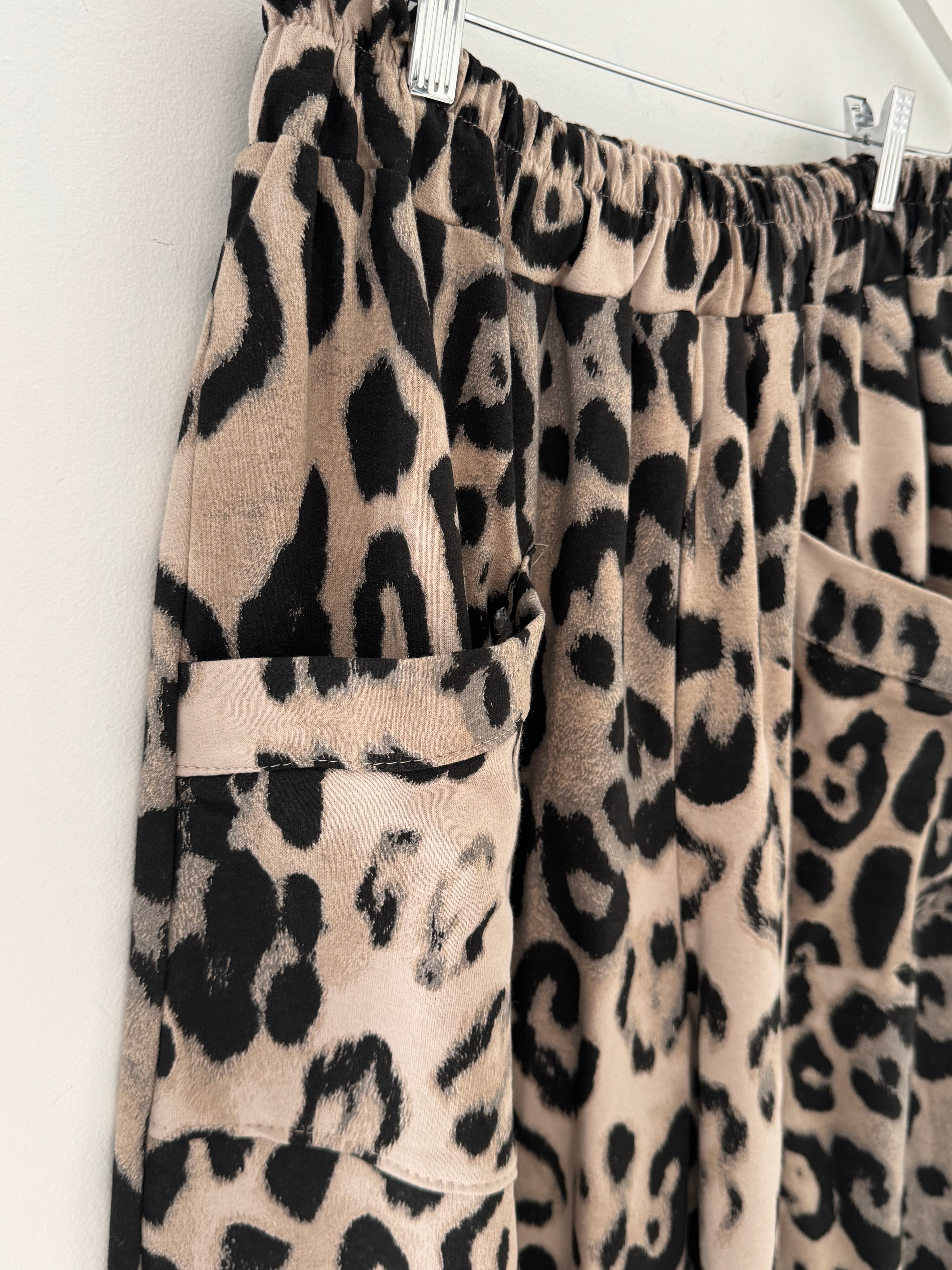 Barrel Stretch Trousers in Mocha Leopard