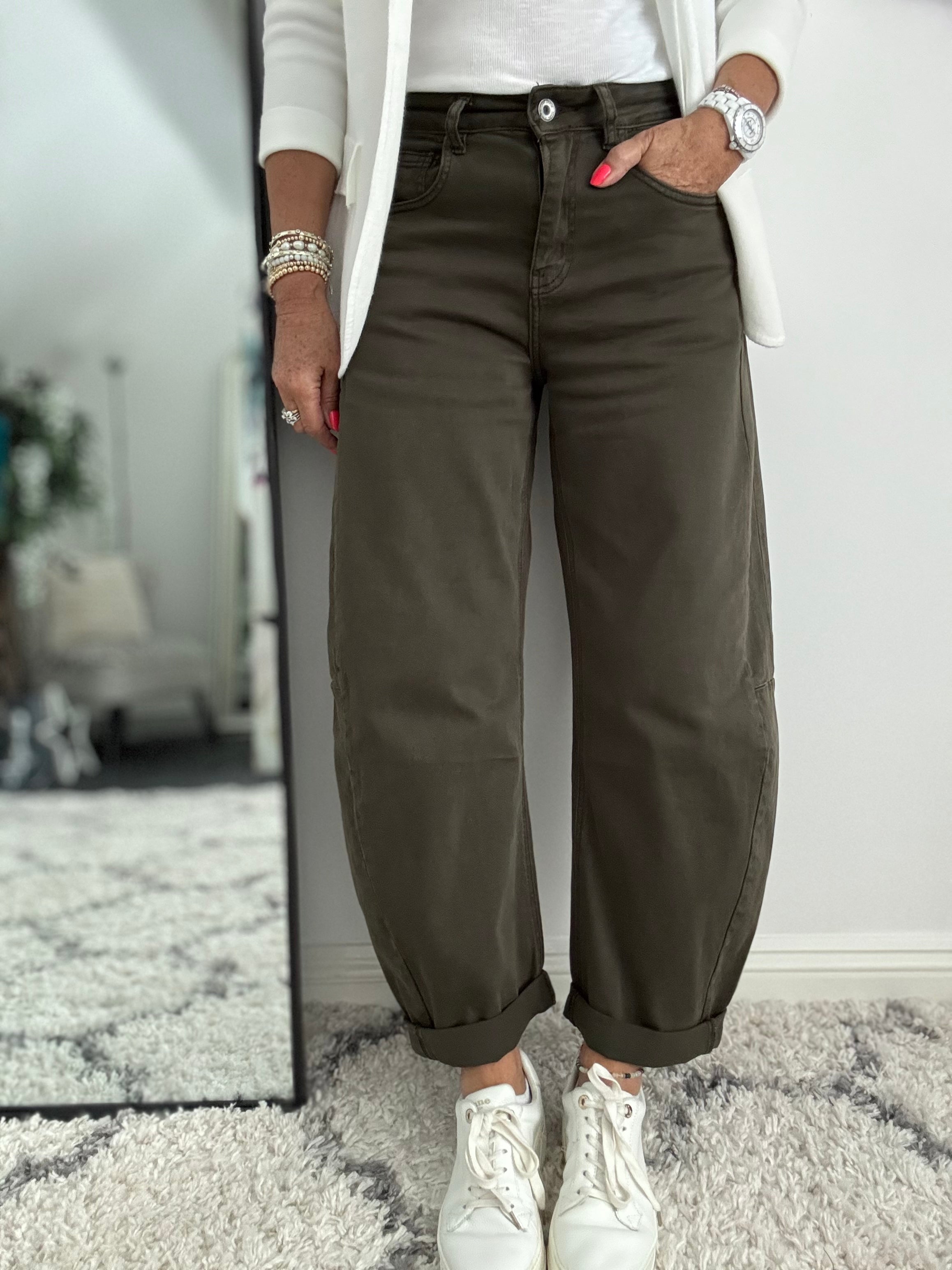 Barrel Leg Jeans in Deep Khaki