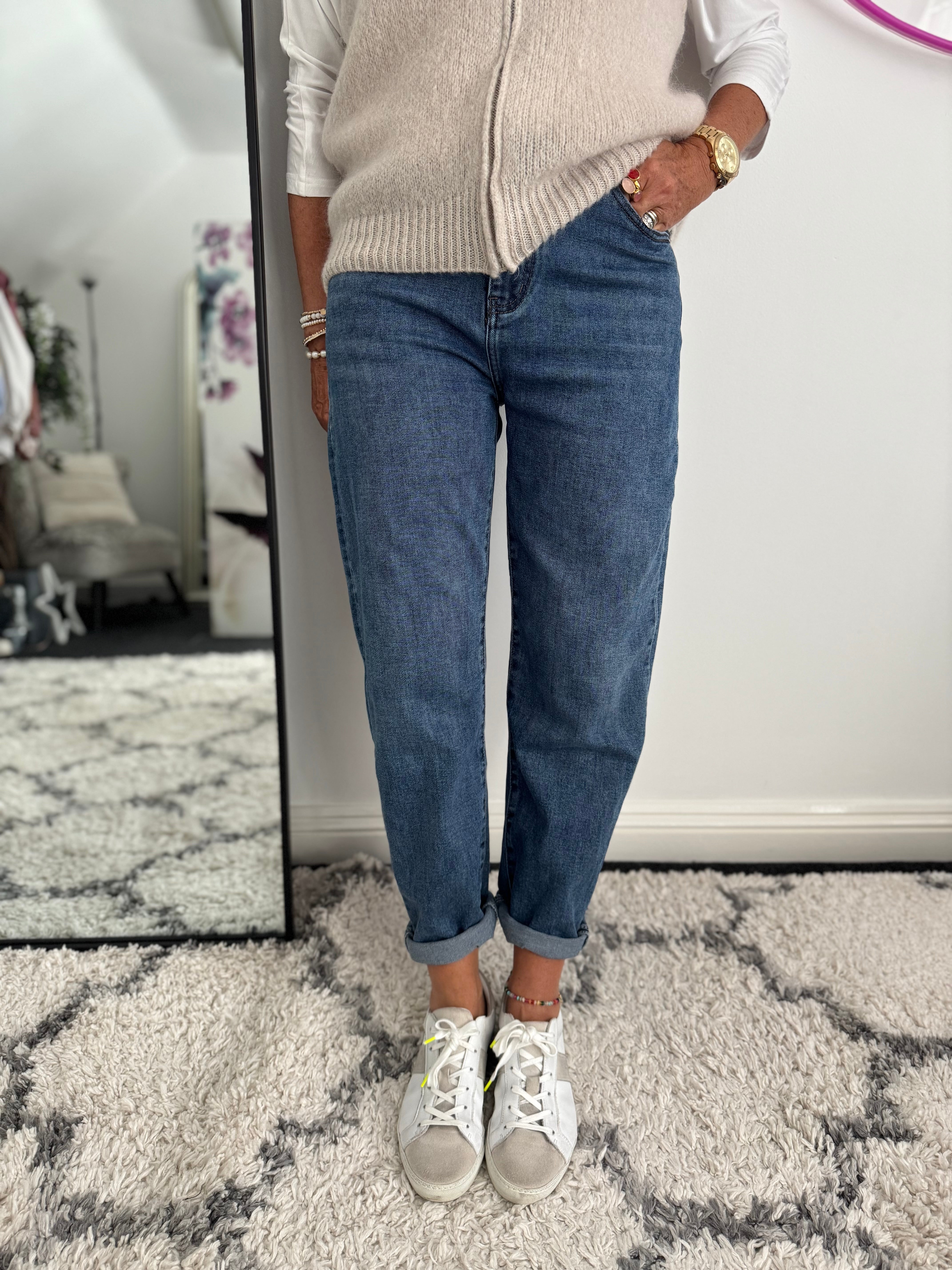 Stretch Boyfriend Jeans in Mid Denim