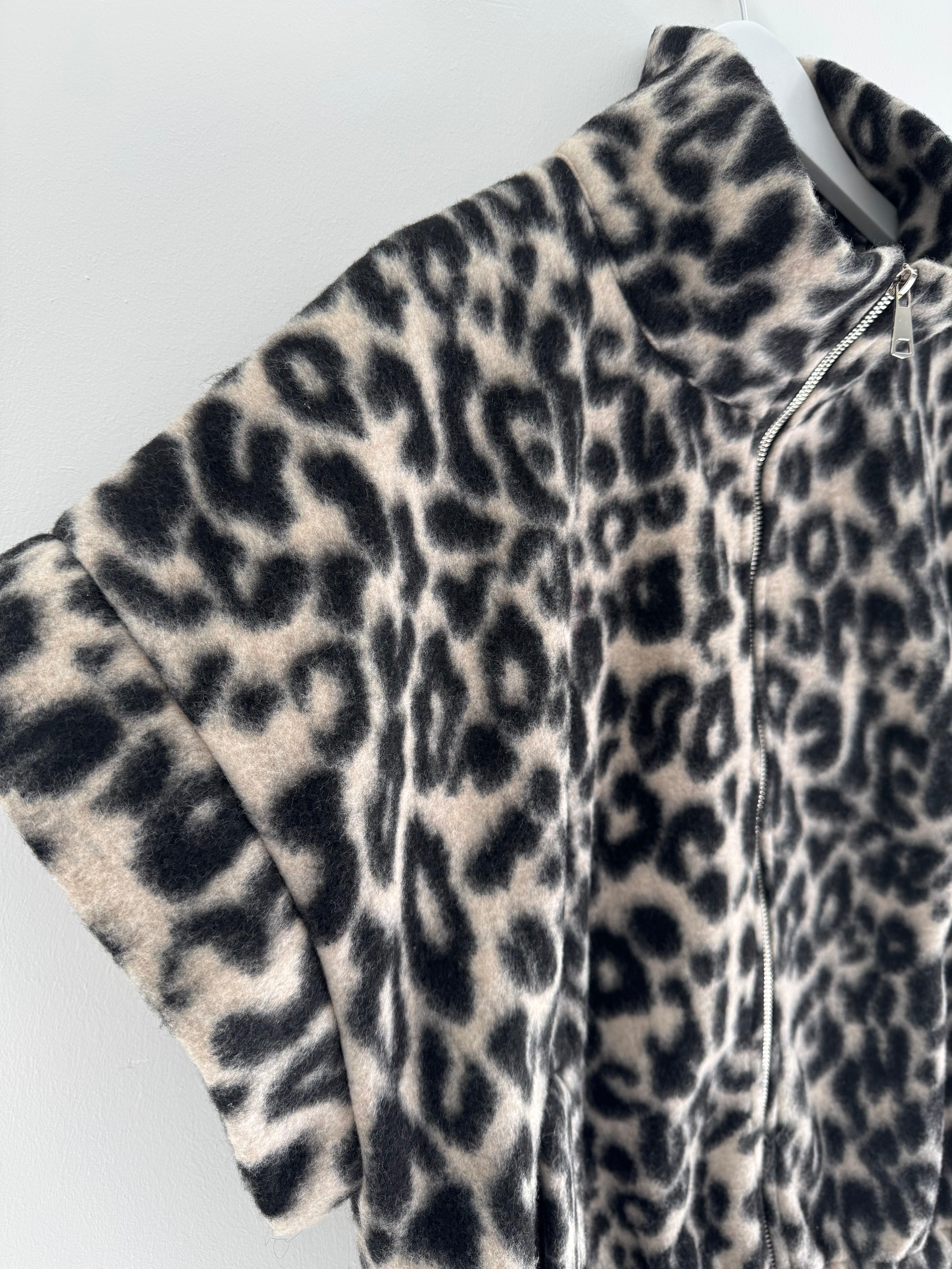 Cosy Gilet Jacket in Leopard
