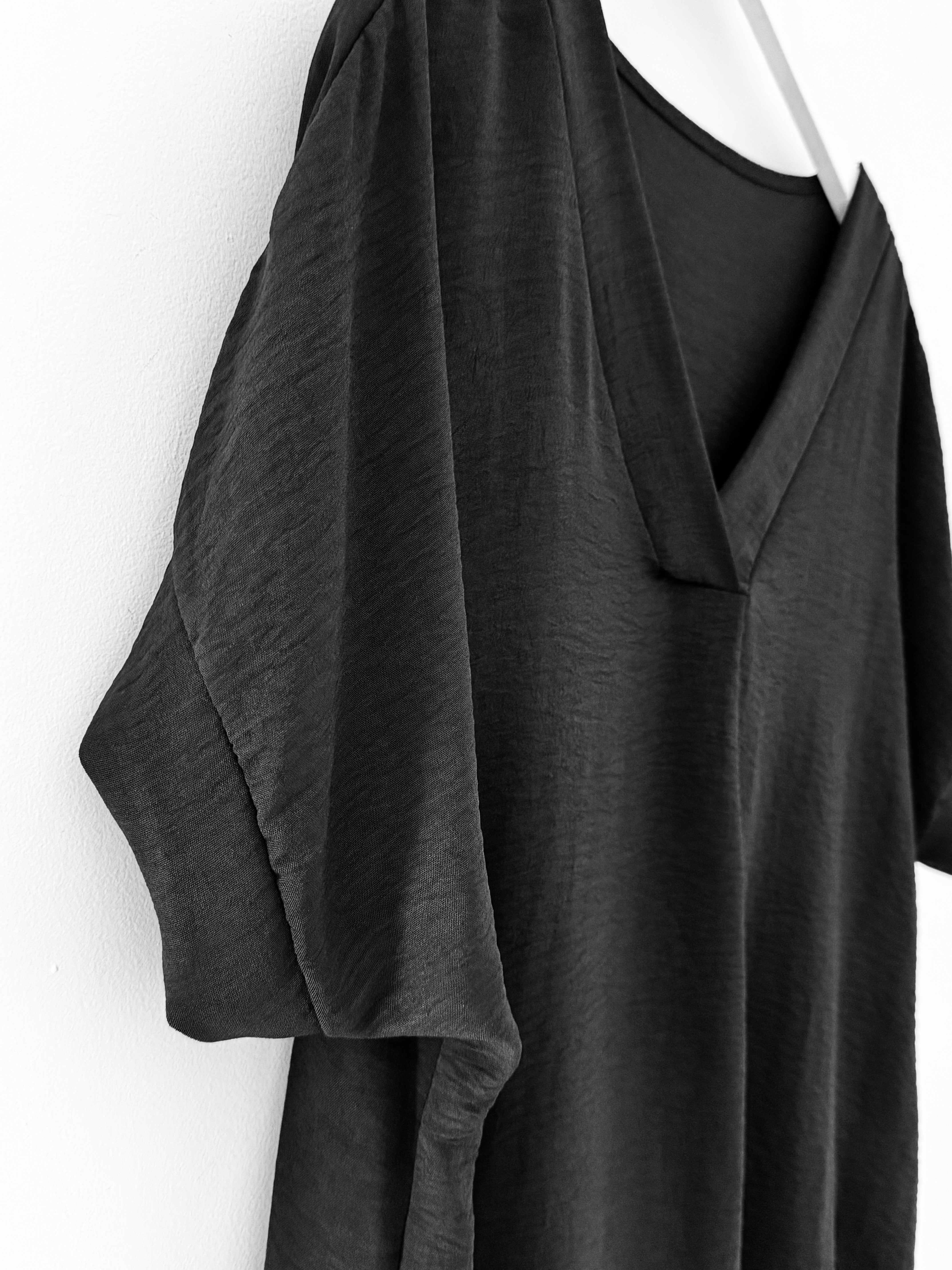 Simple Crepe Top in Black