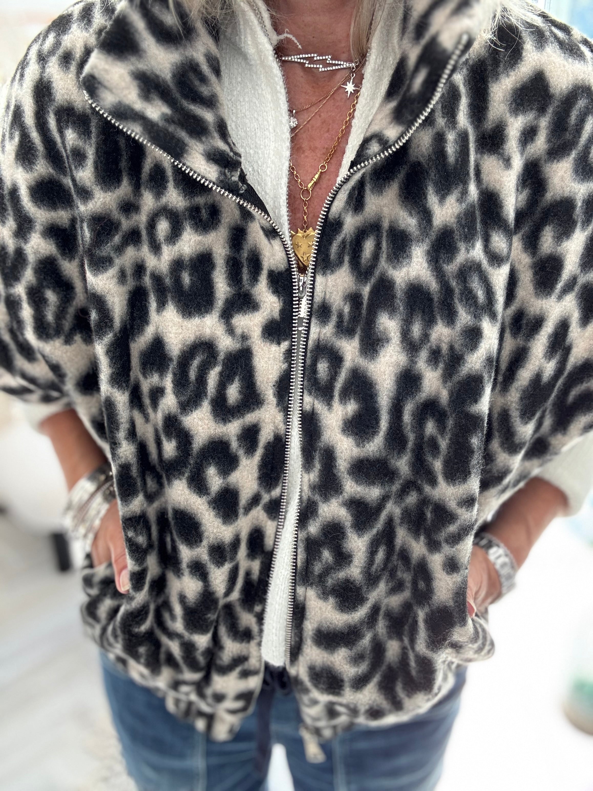 Cosy Gilet Jacket in Leopard