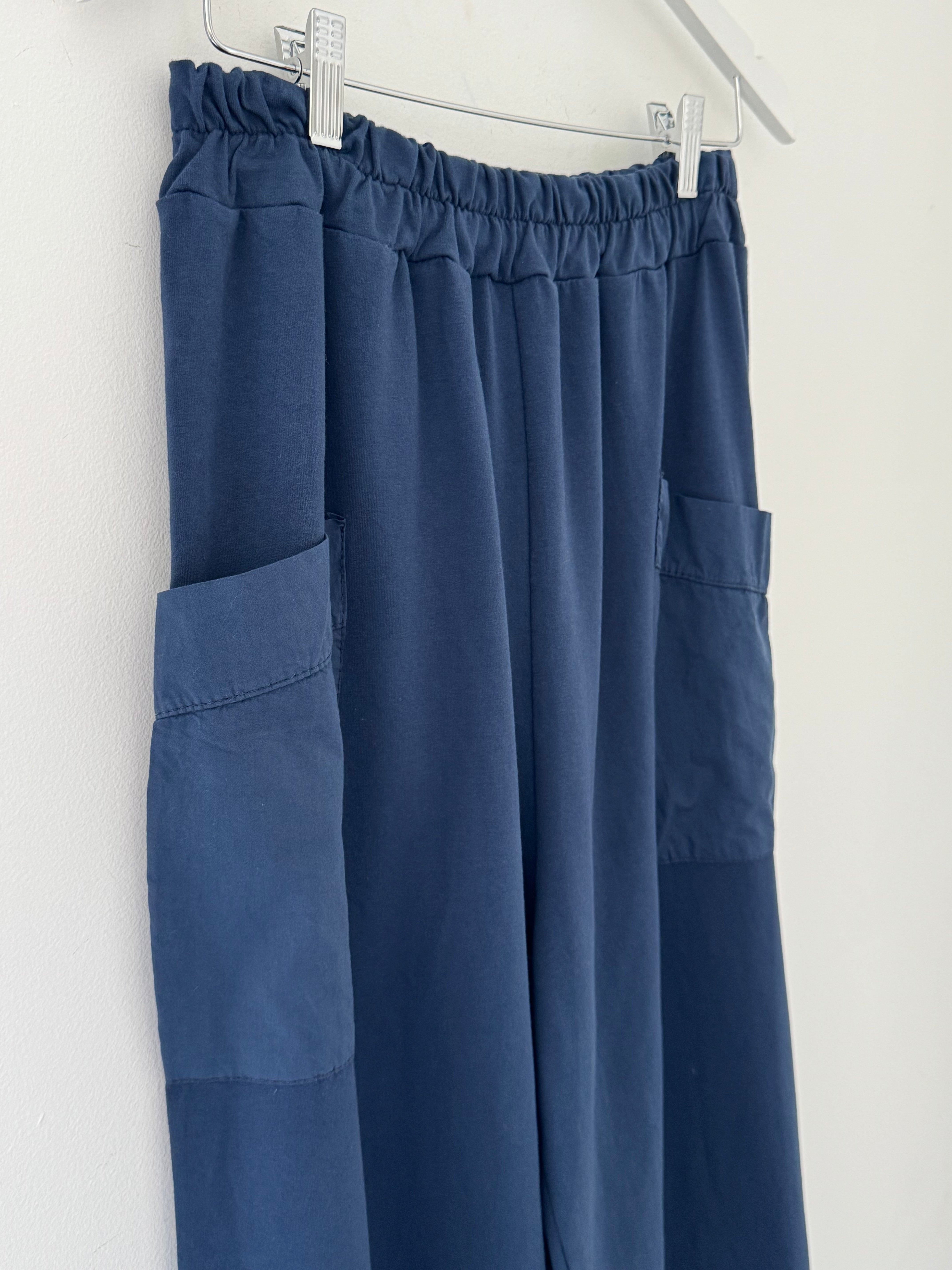 Barrel Shape Cotton Jersey Trousers in Navy