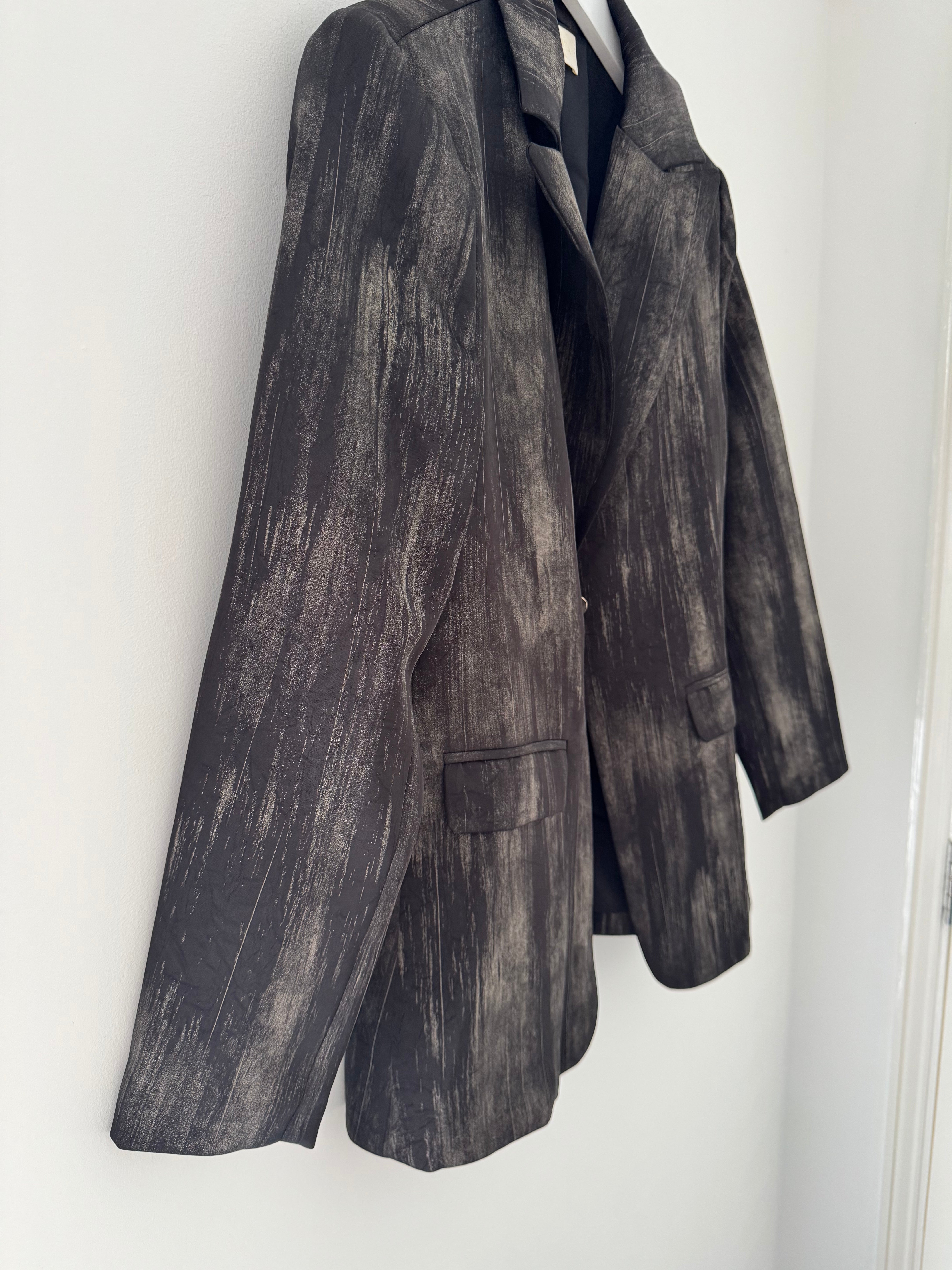 Silky Blazer in Black Brushstroke