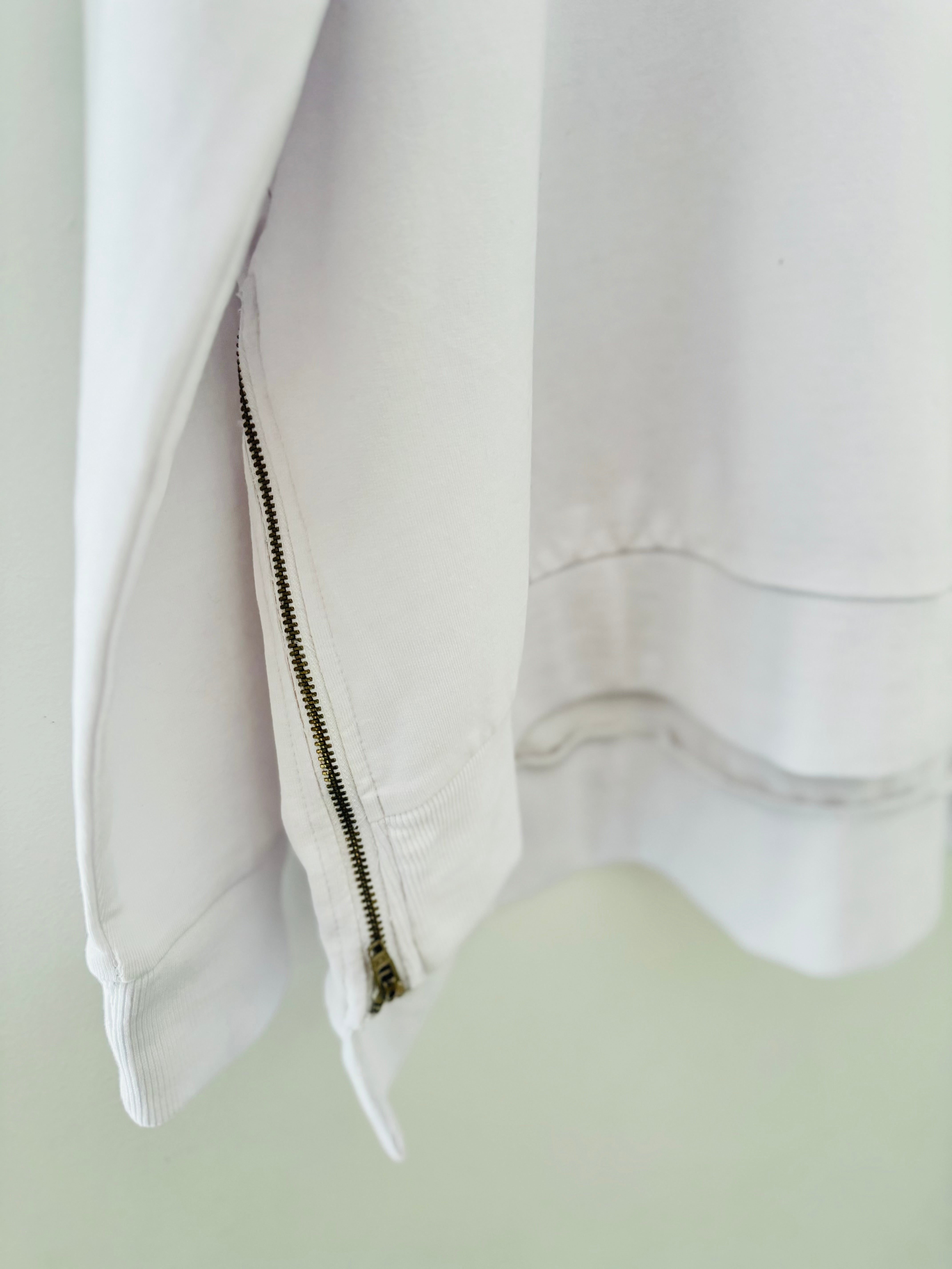 Zipped Sweatshirt in White