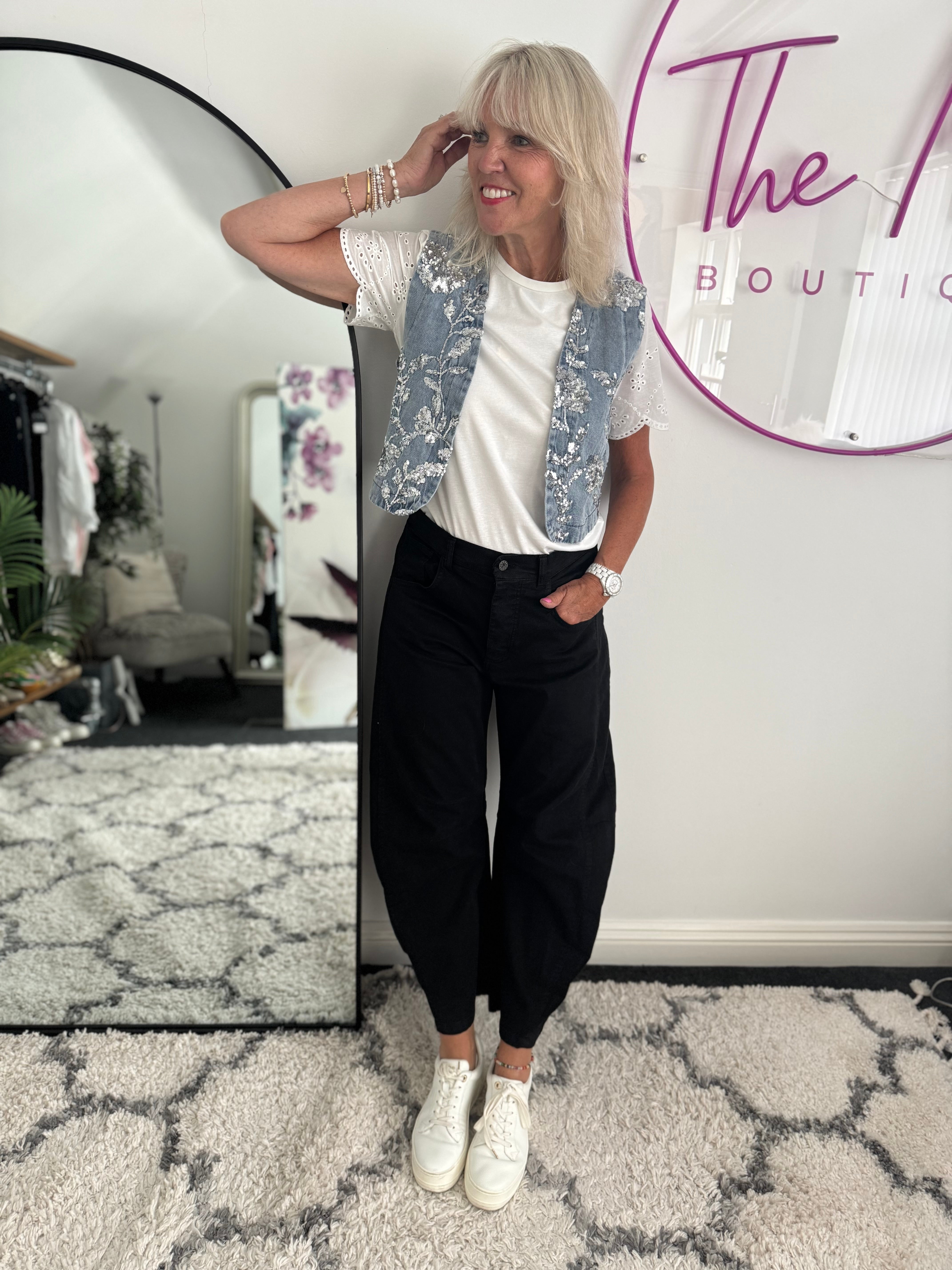 Barrel Leg Jeans with Elasticated Waist in Black