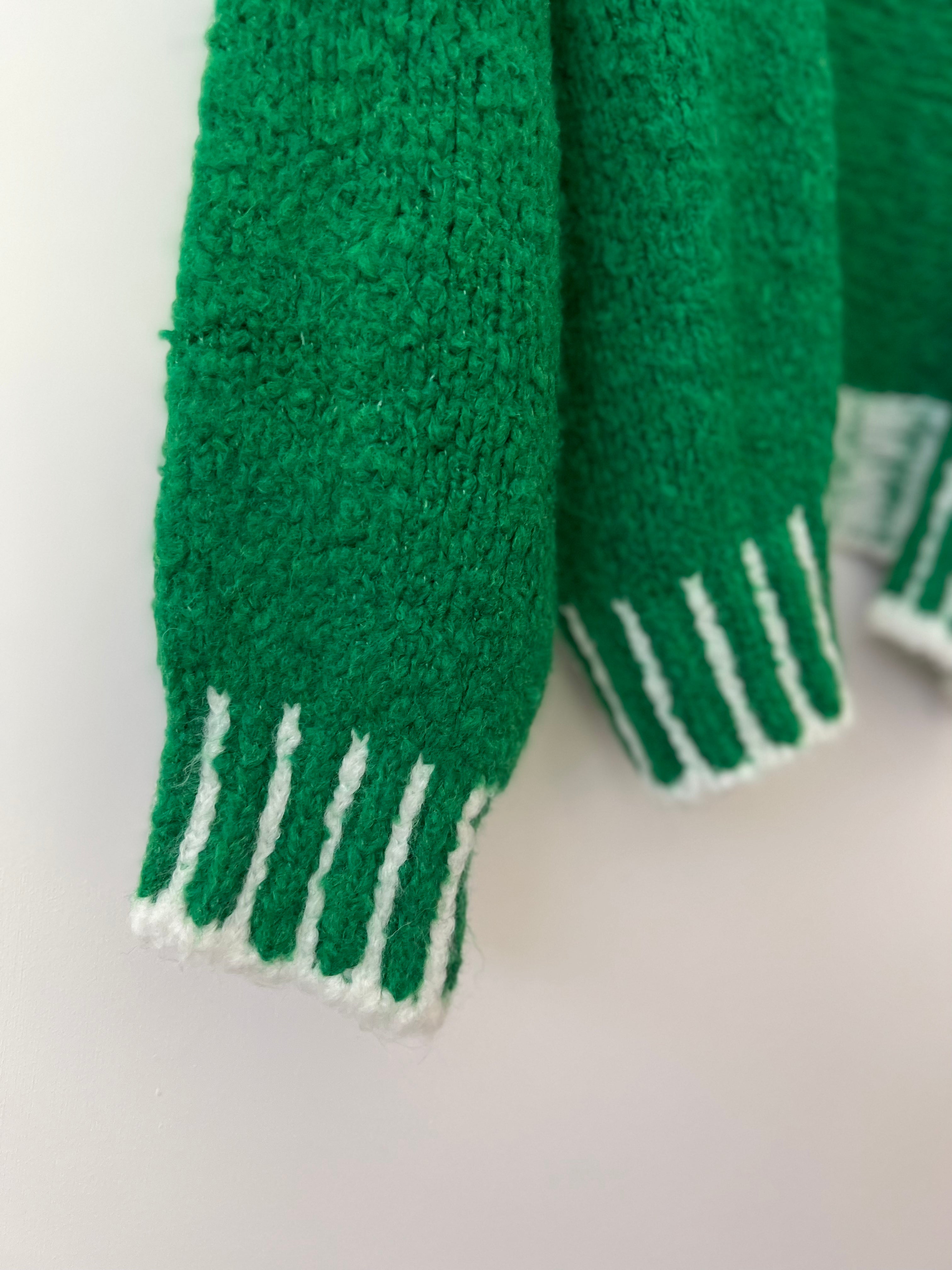 Stunning Cardi in Emerald & White