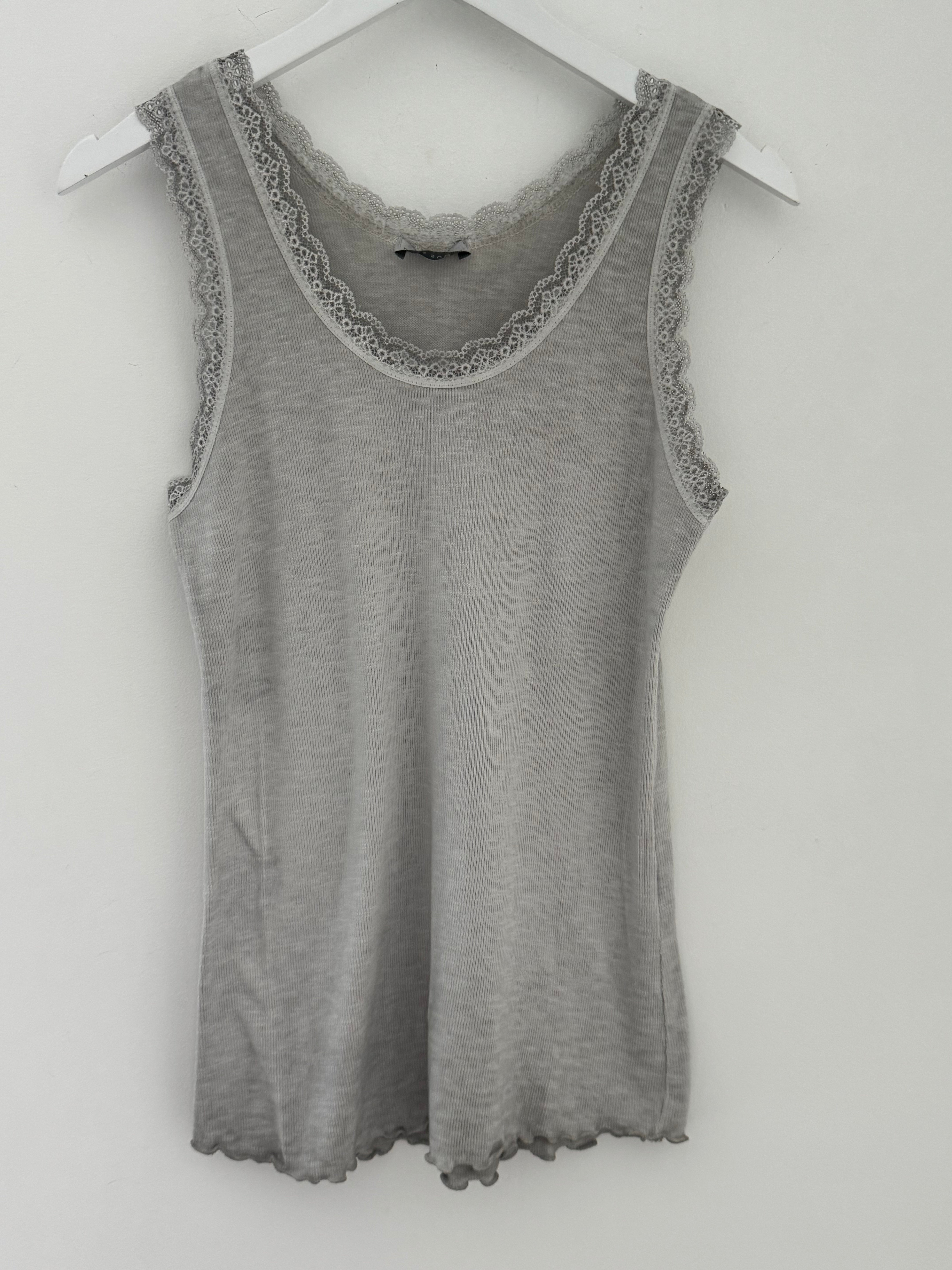 Luxe Ribbed Vest in Pebble