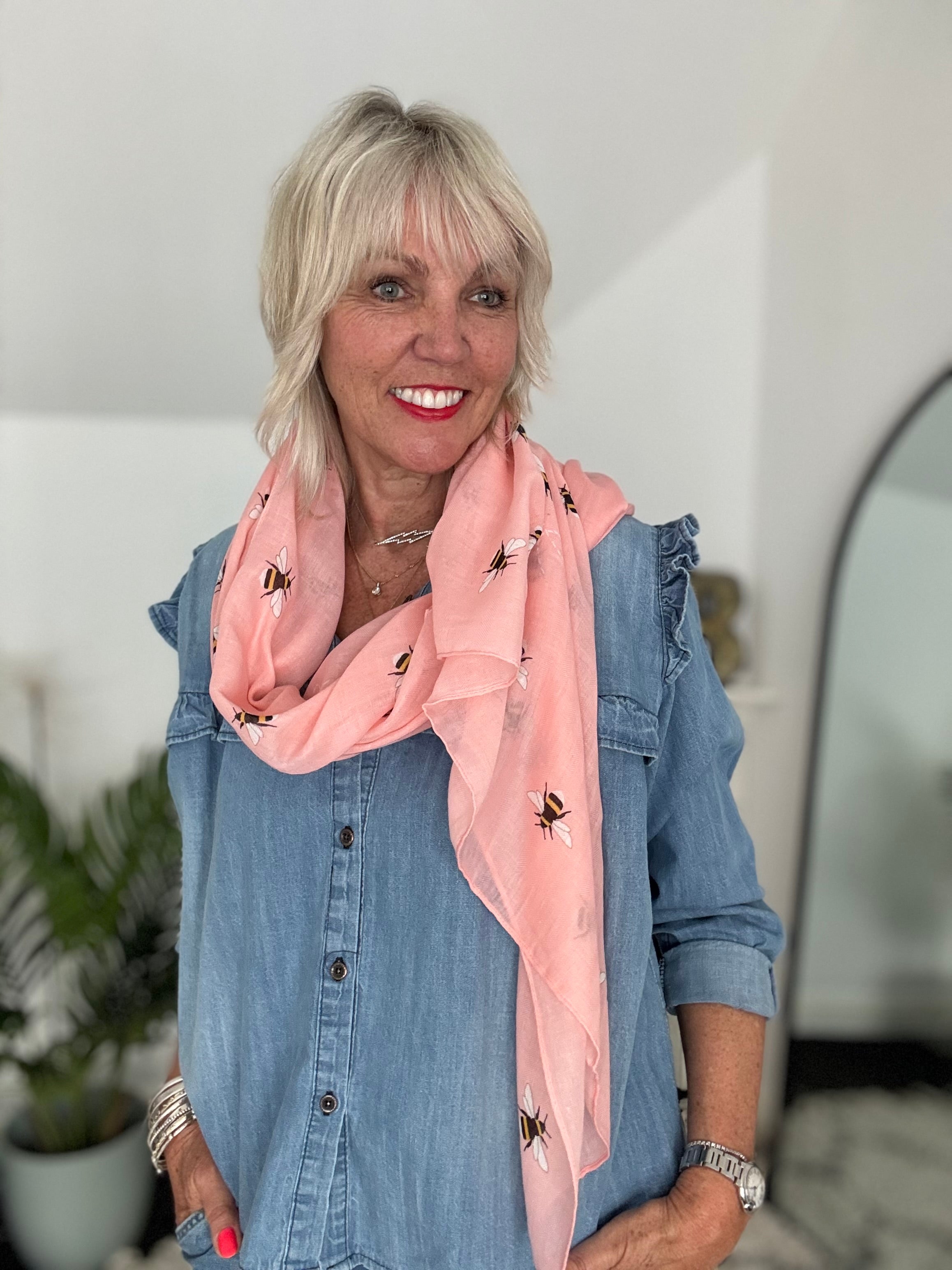 Bumble Bee Scarf in Pink