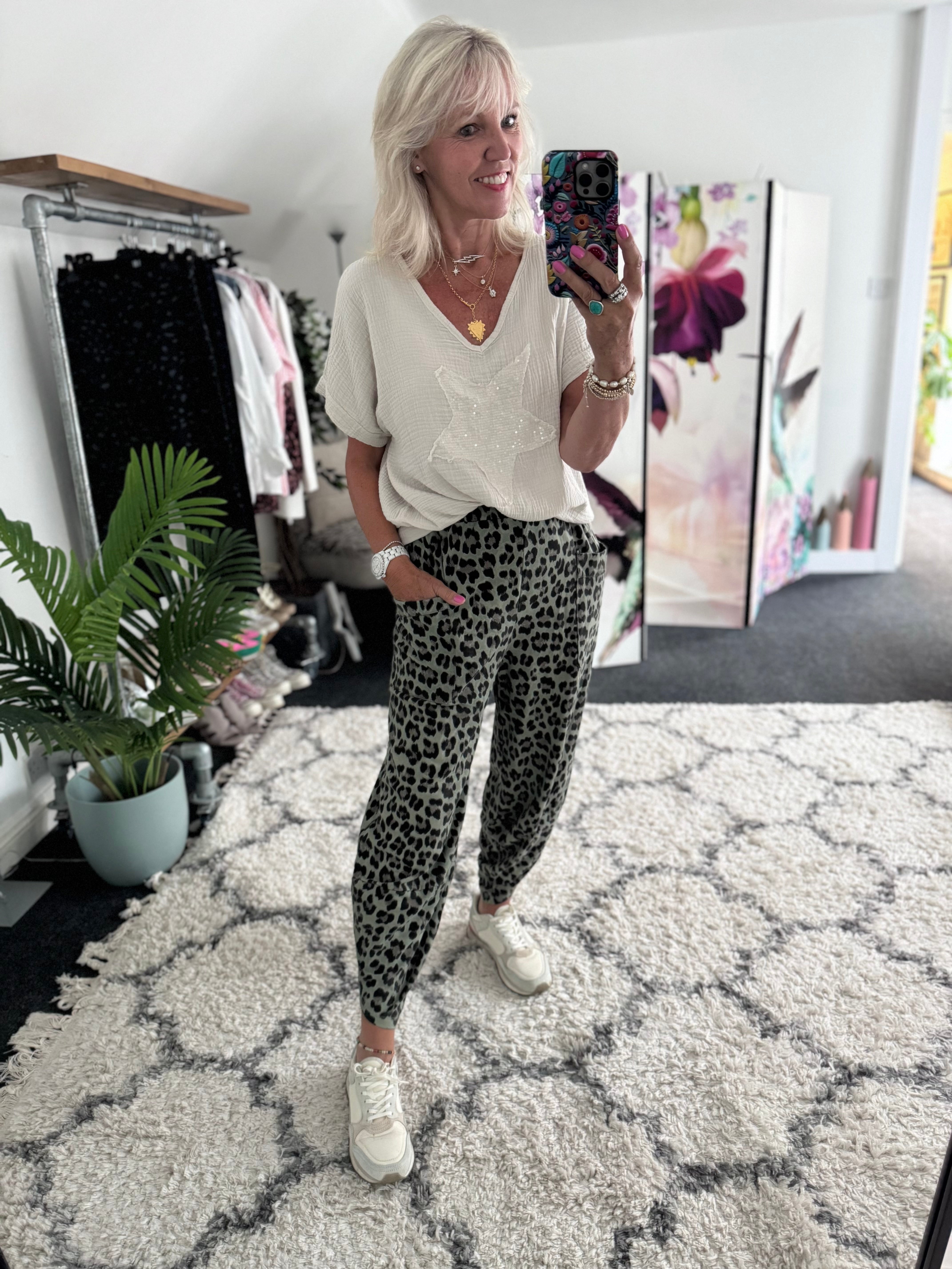 Barrel Stretch Trousers in Khaki Leopard