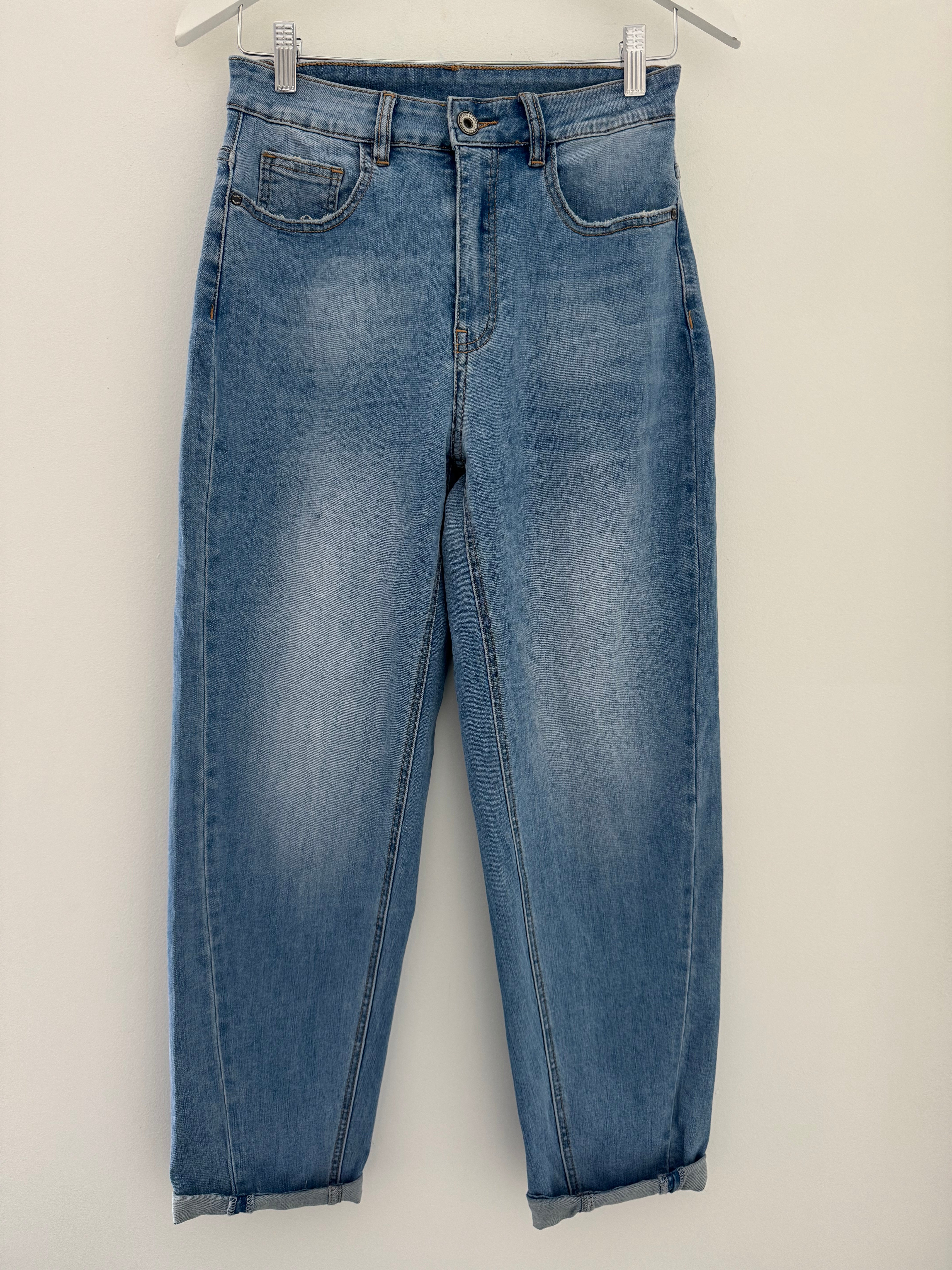 Slim Stretchy Barrel Leg Jeans in Washed Denim