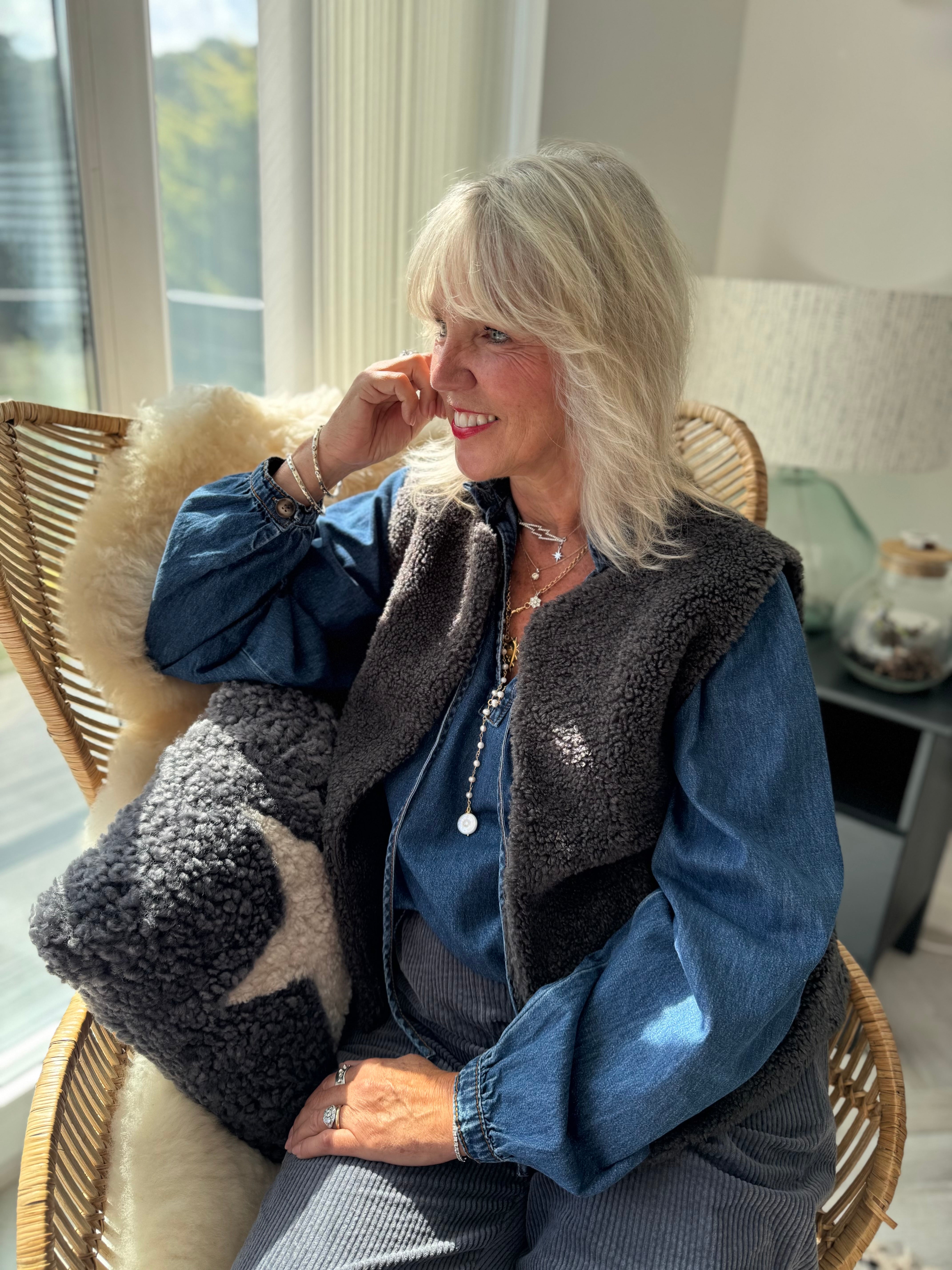 Luxe Teddy Gilet in Cocoa Grey