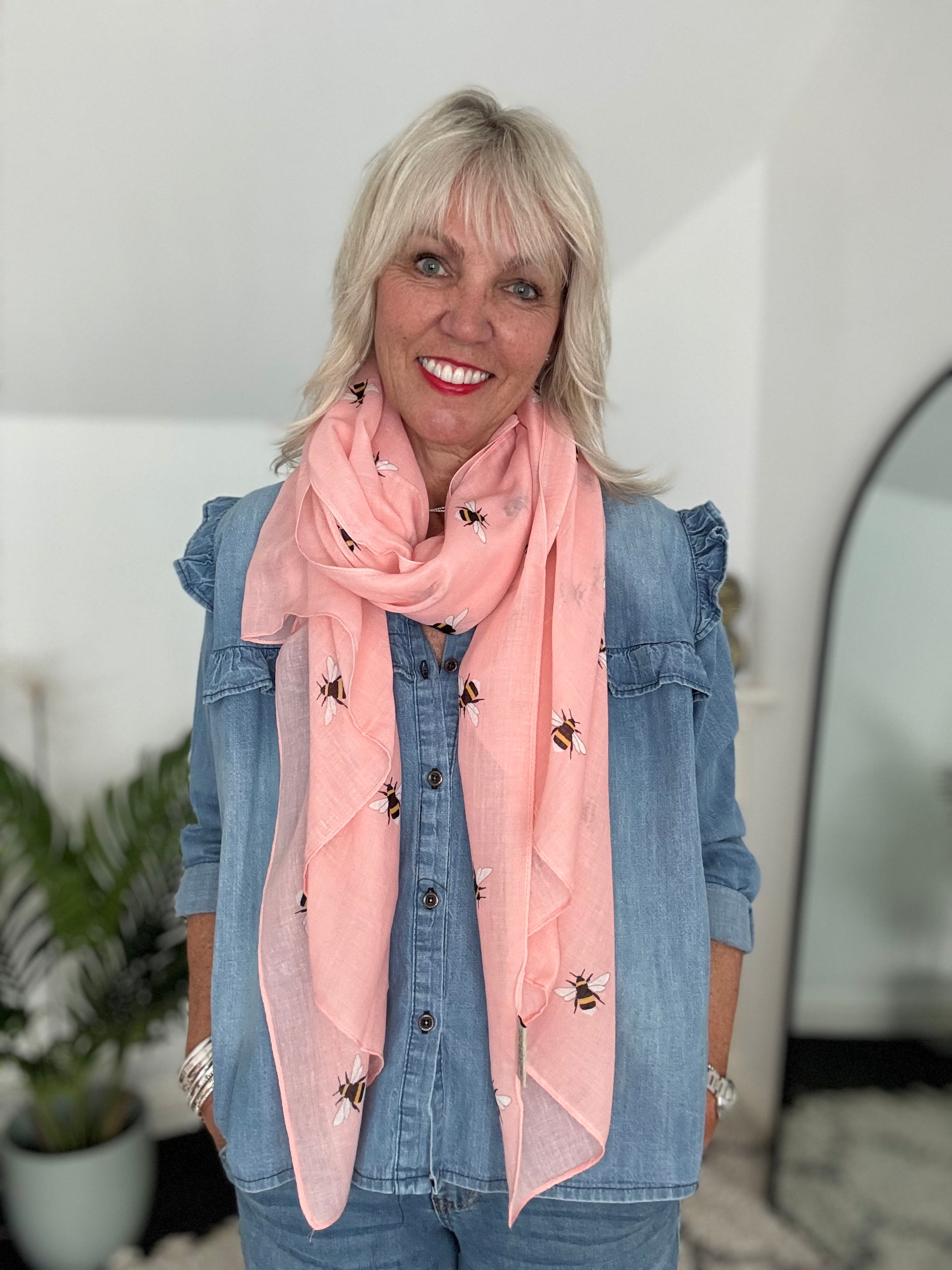 Bumble Bee Scarf in Pink