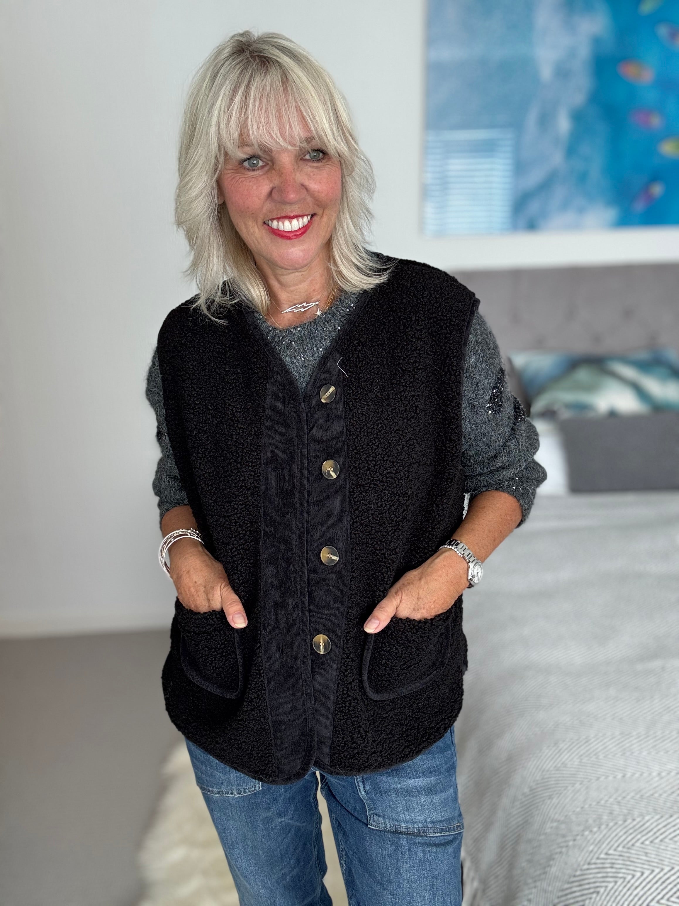 Soft Teddy Gilet in Black