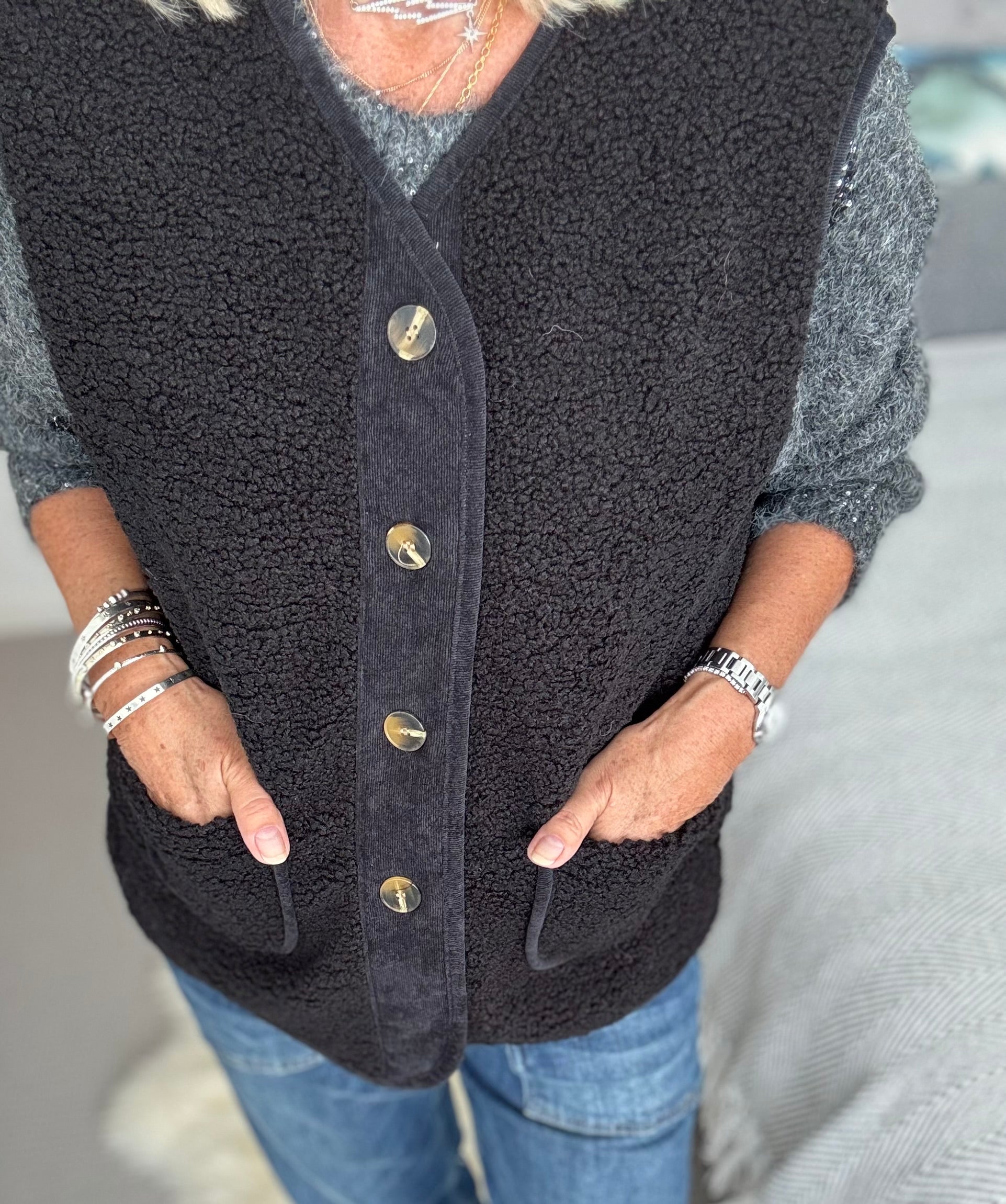 Soft Teddy Gilet in Black