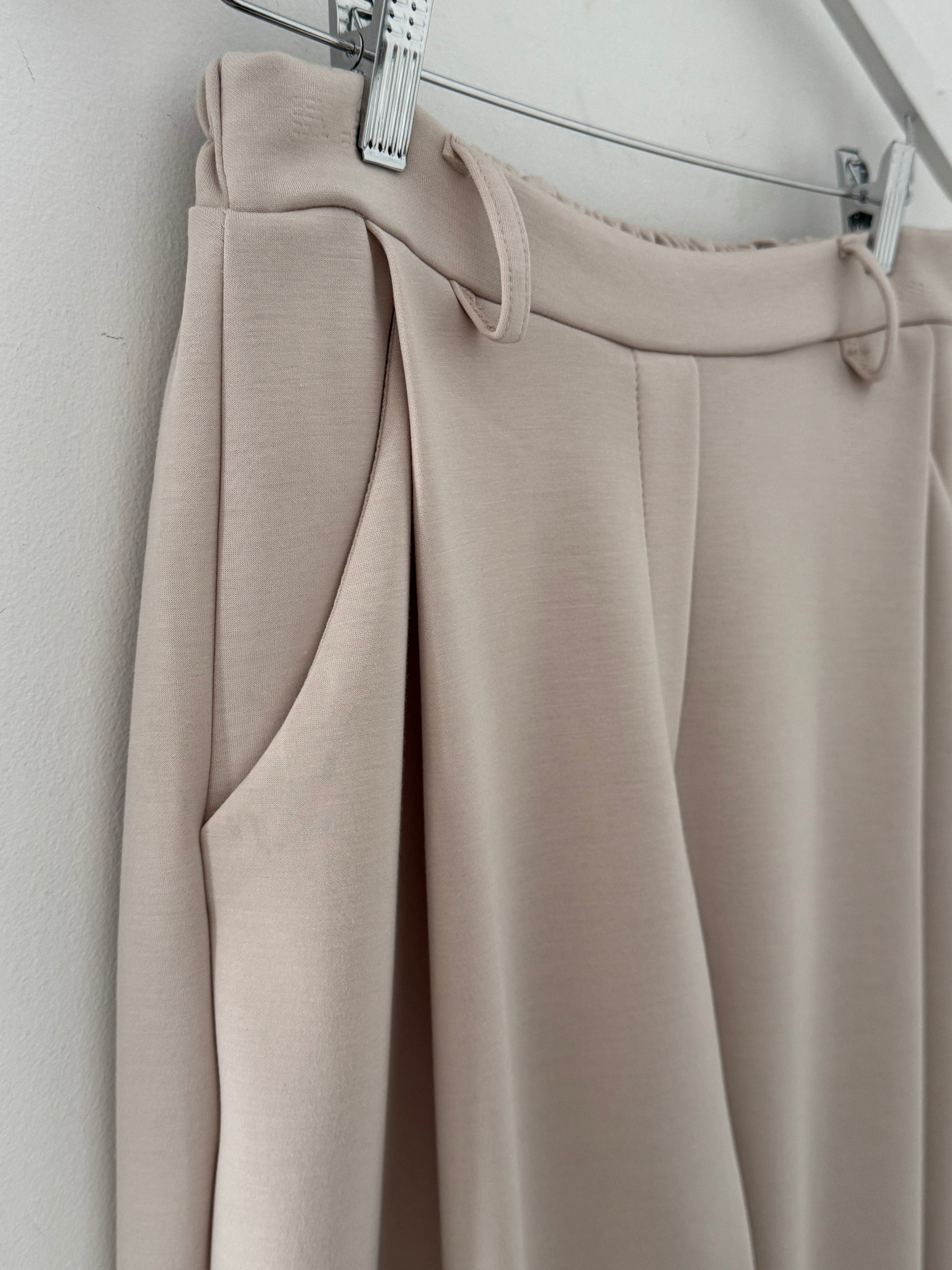 Luxe Stretch Trousers in Ecru