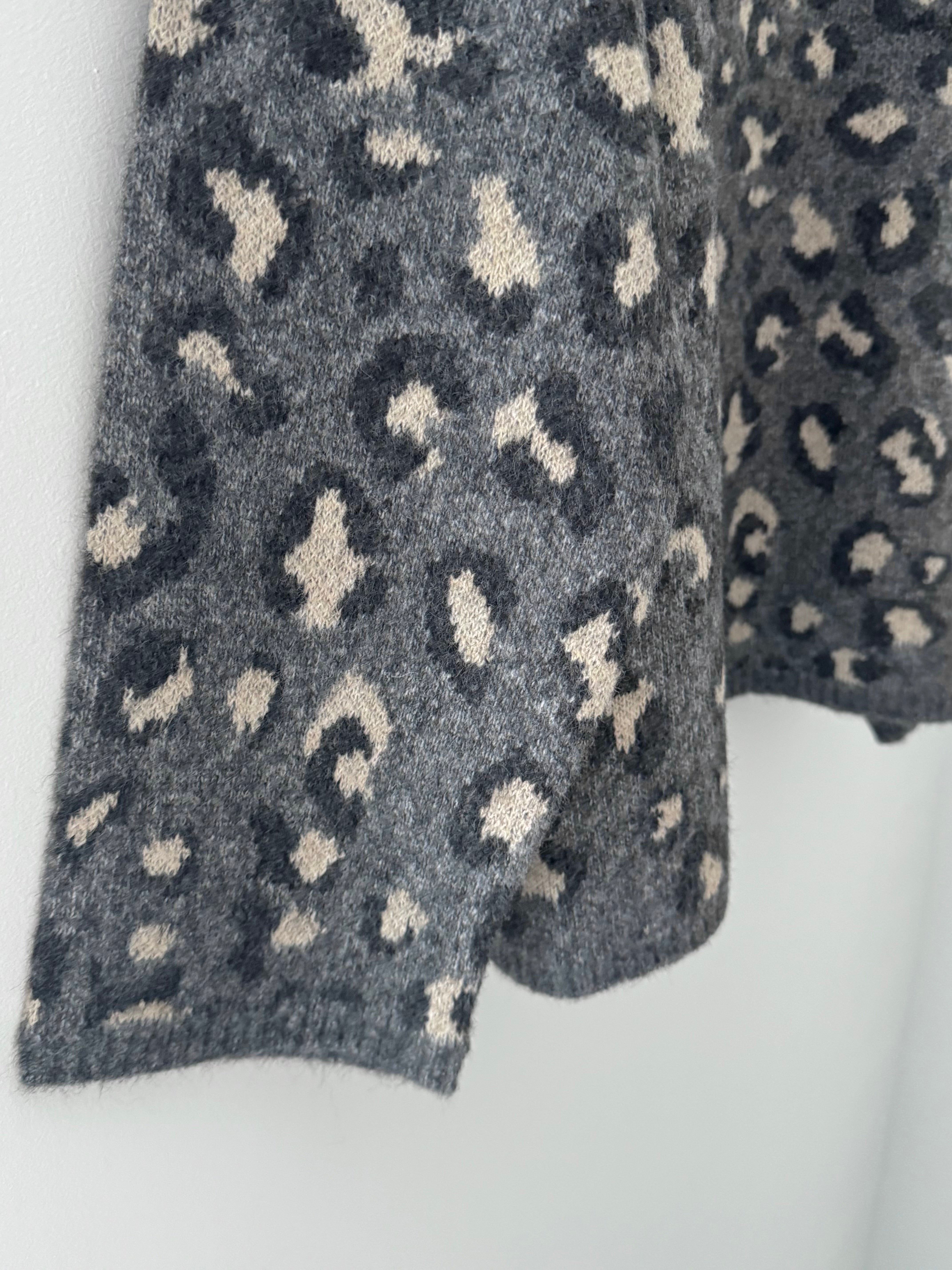 Seam Front V Neck Jumper in Grey Leopard