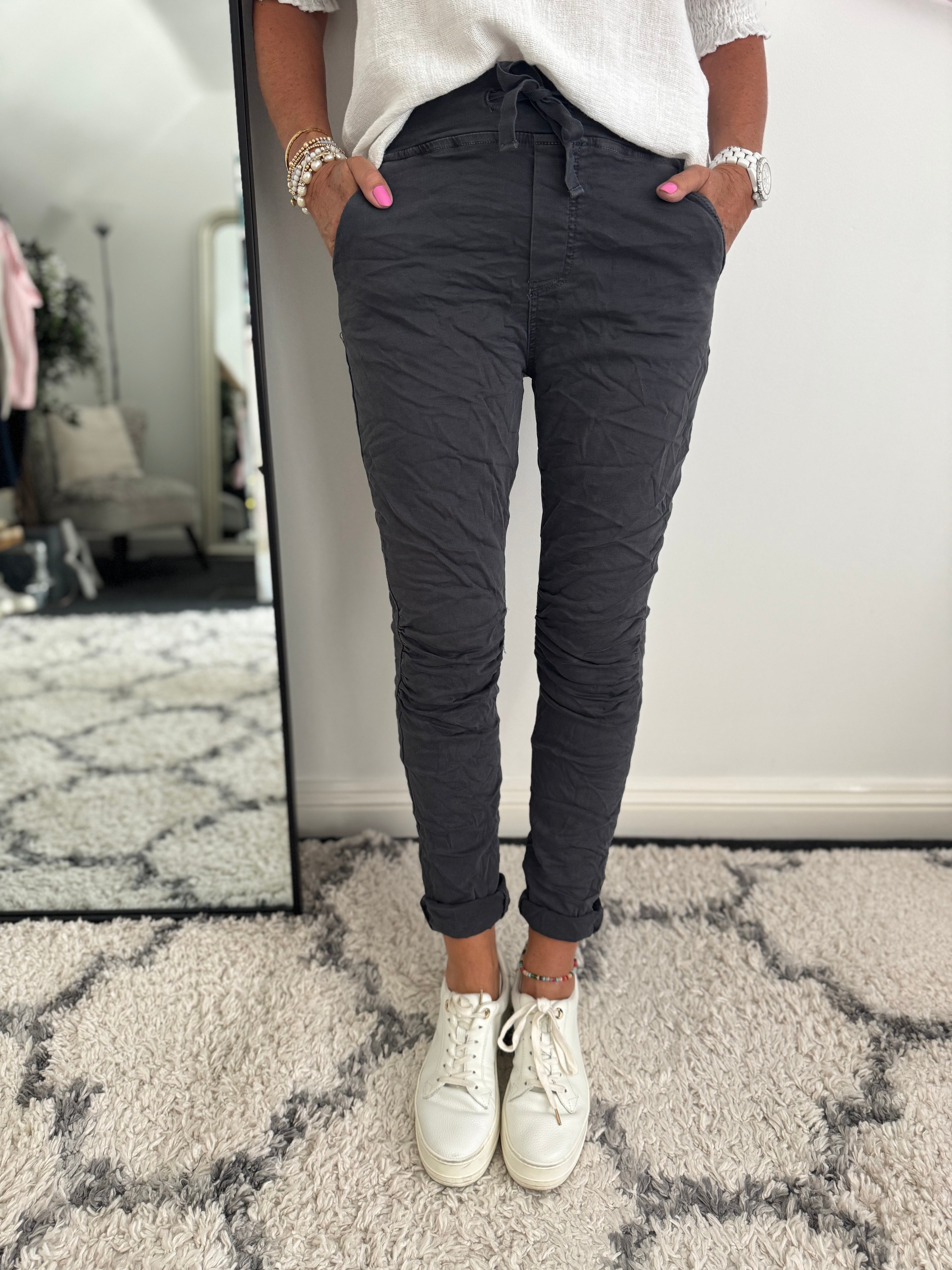 Jean Joggers in Dark Grey