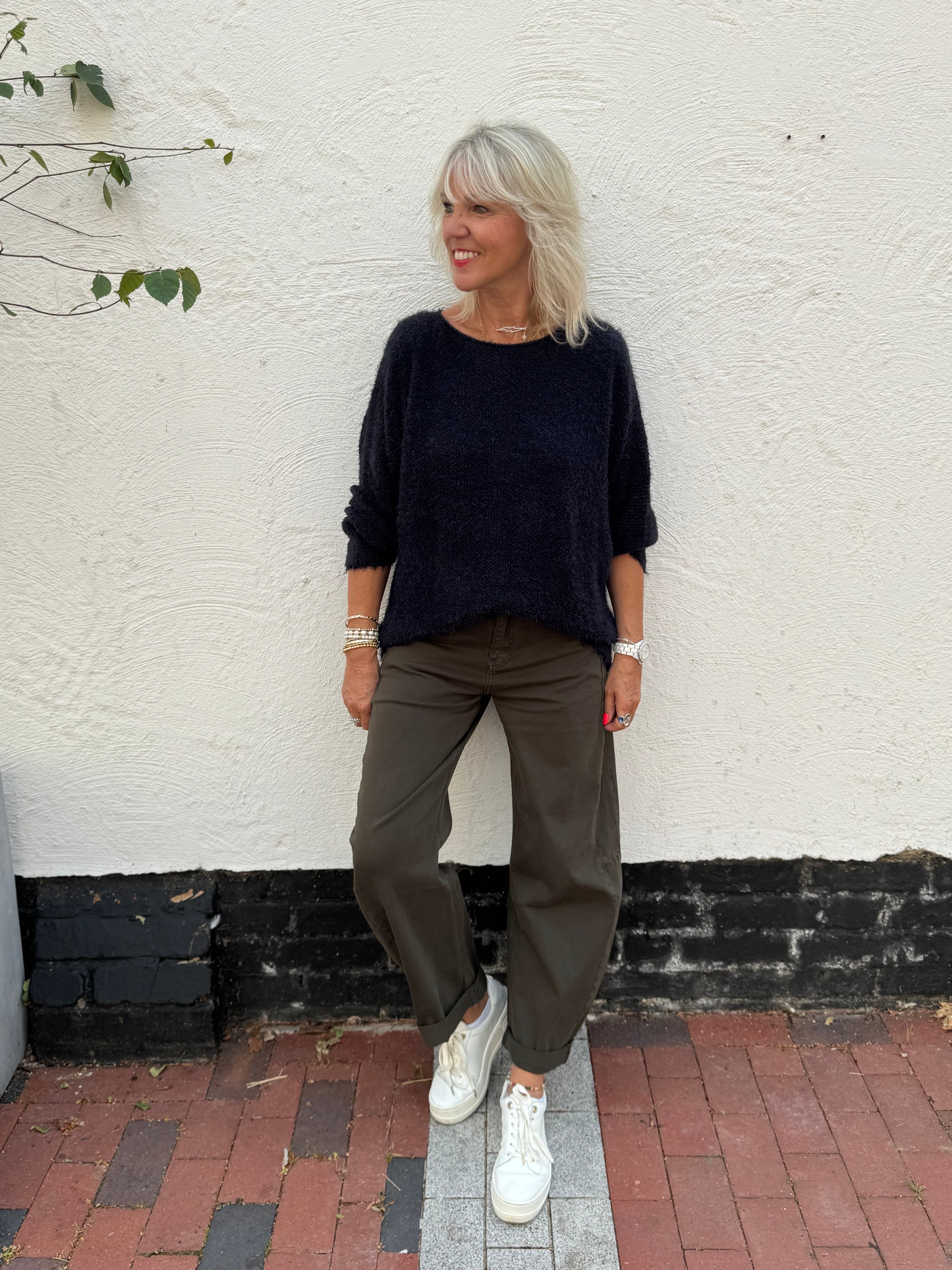Barrel Leg Jeans in Deep Khaki
