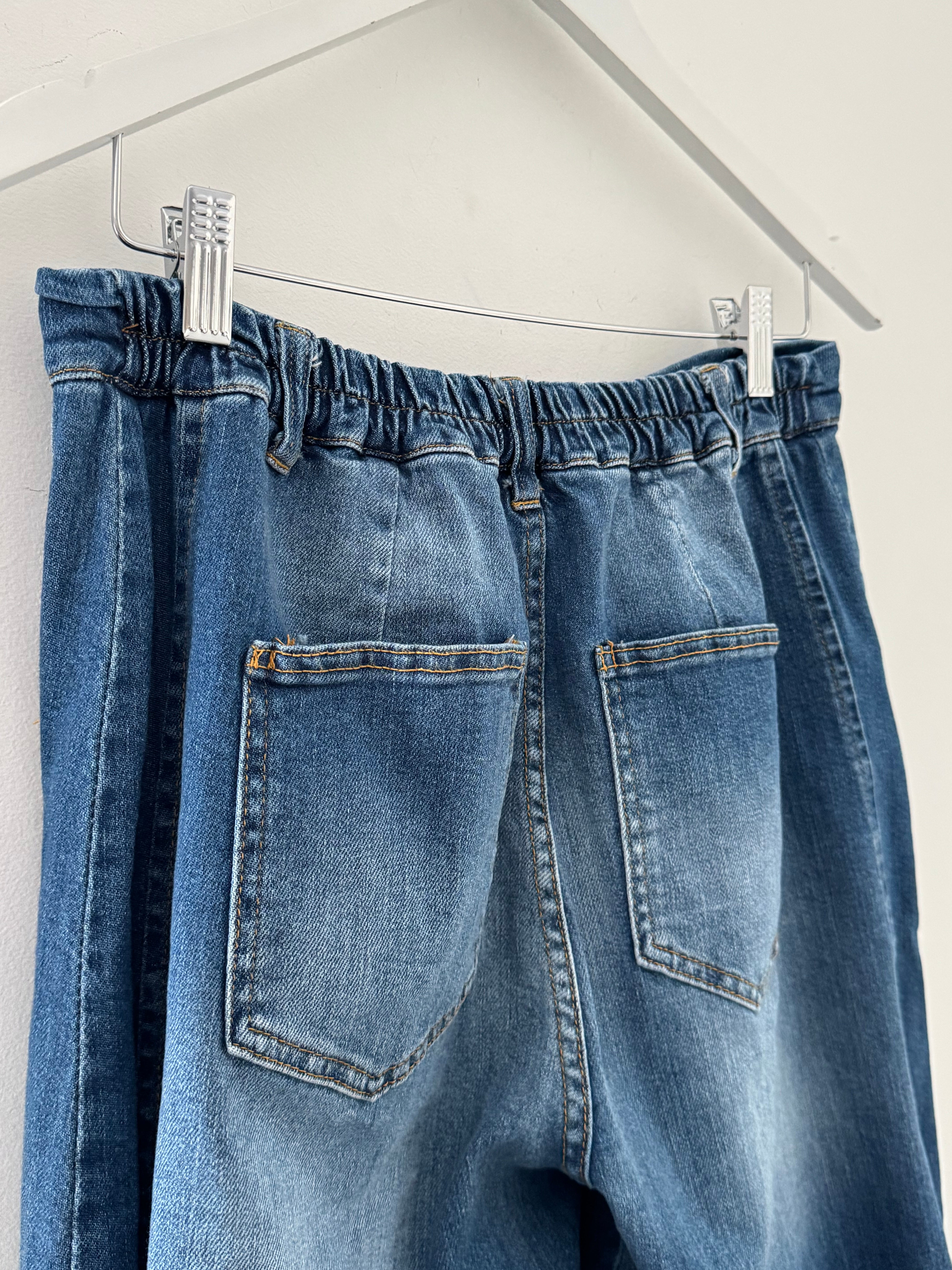 Barrel Leg Jeans with Elasticated Waist in Mid Denim