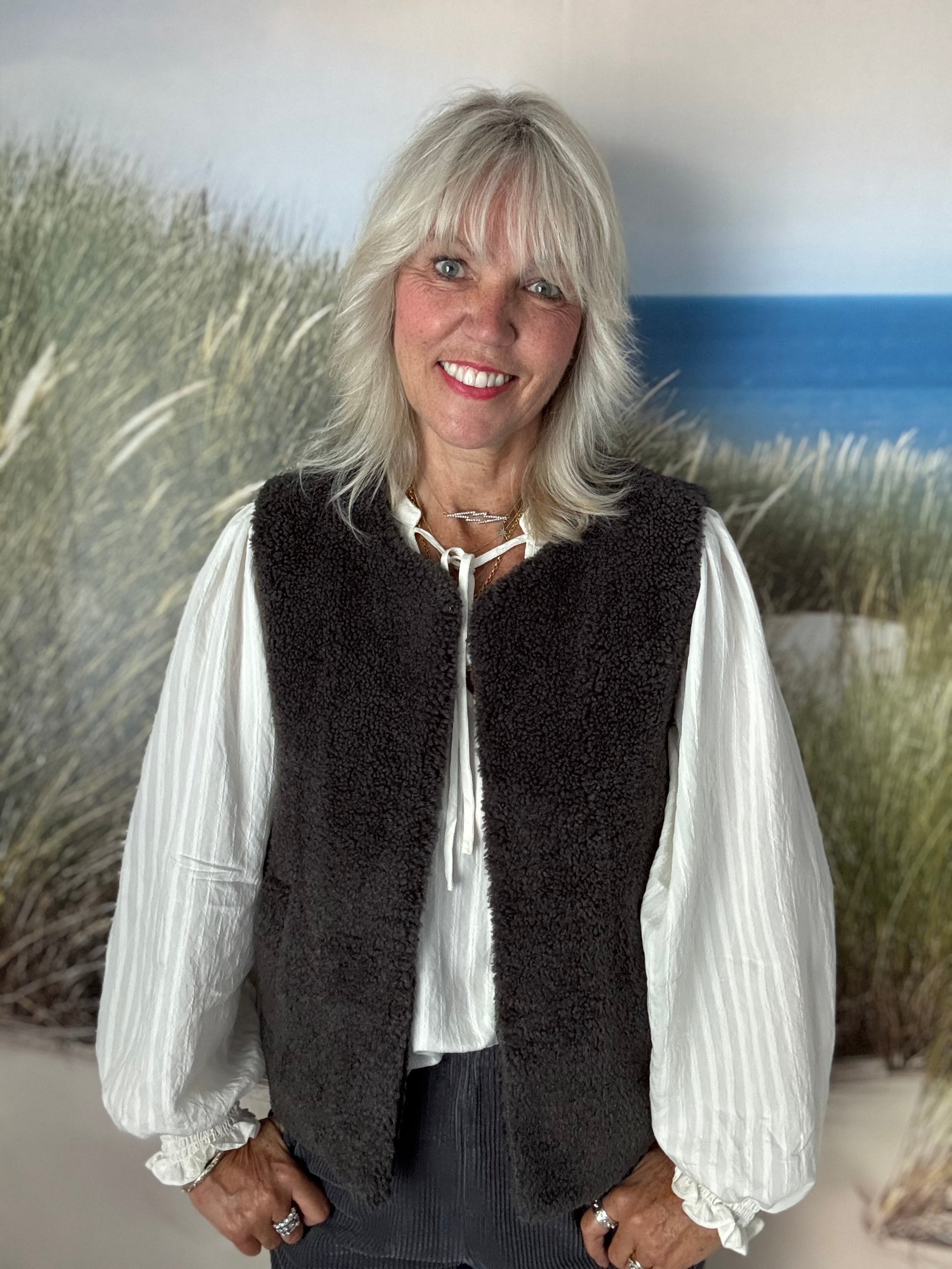 Luxe Teddy Gilet in Cocoa Grey