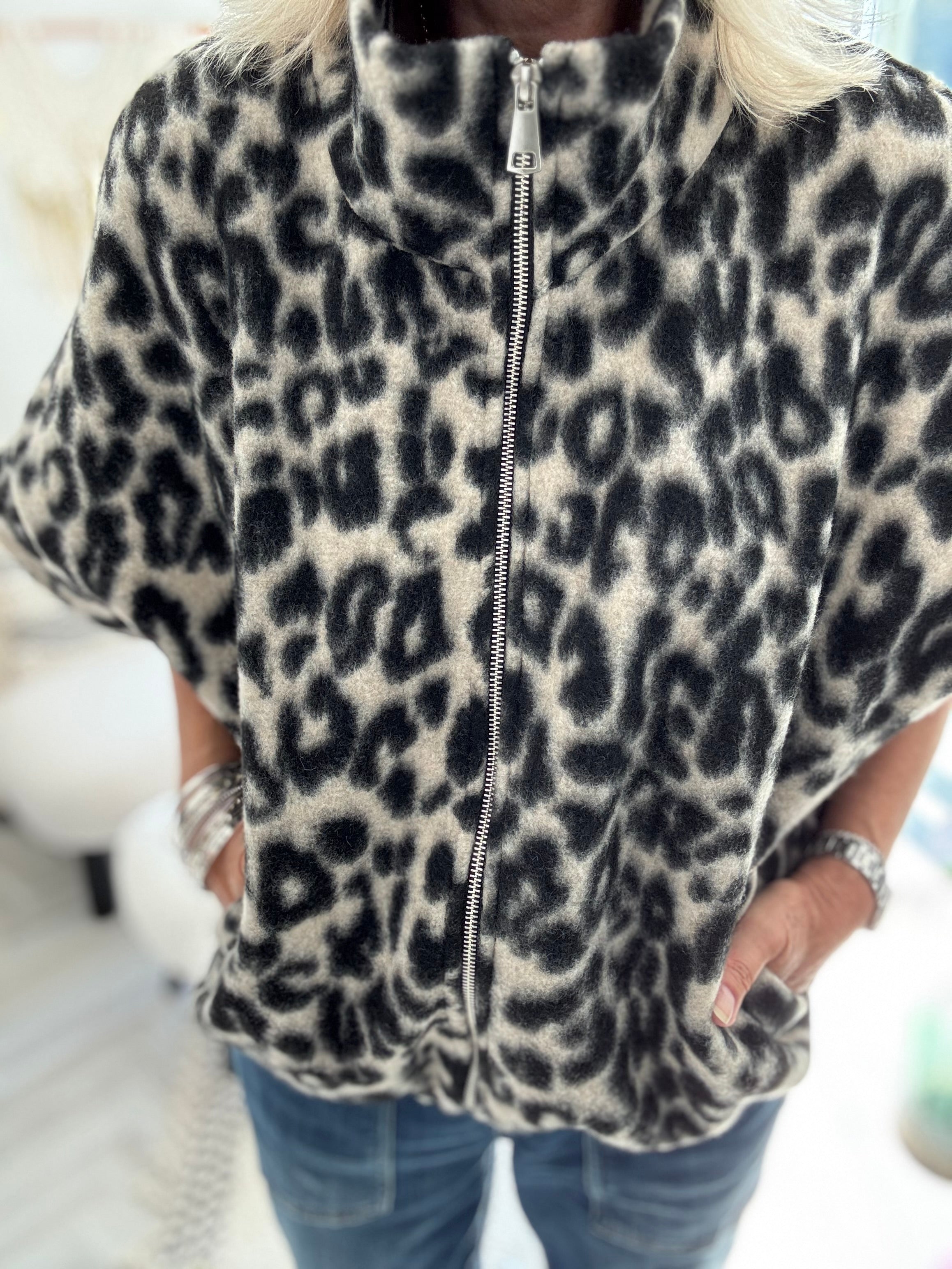Cosy Gilet Jacket in Leopard