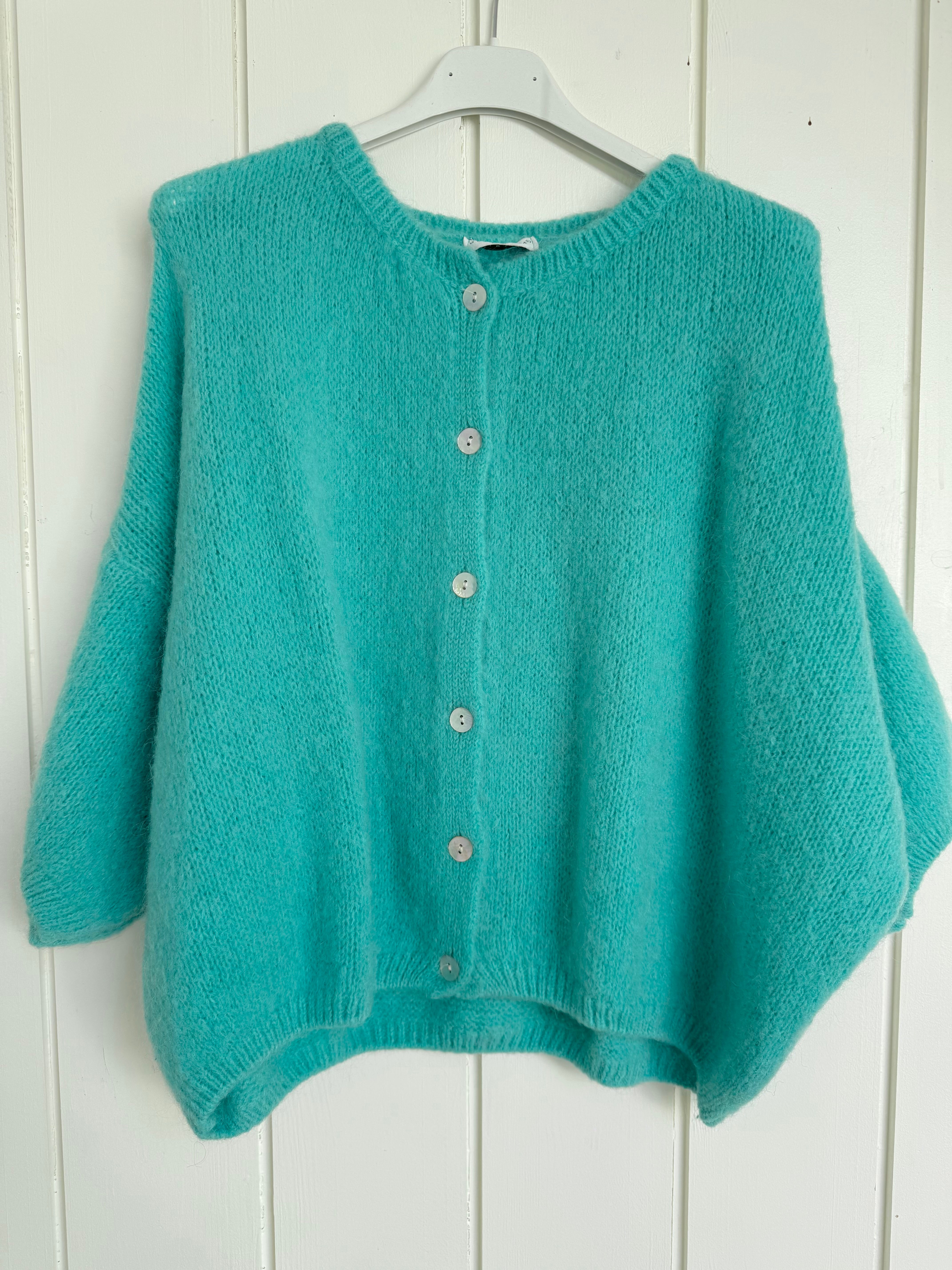 Cropped Sleeve Buttoned Cardi in Sea Green