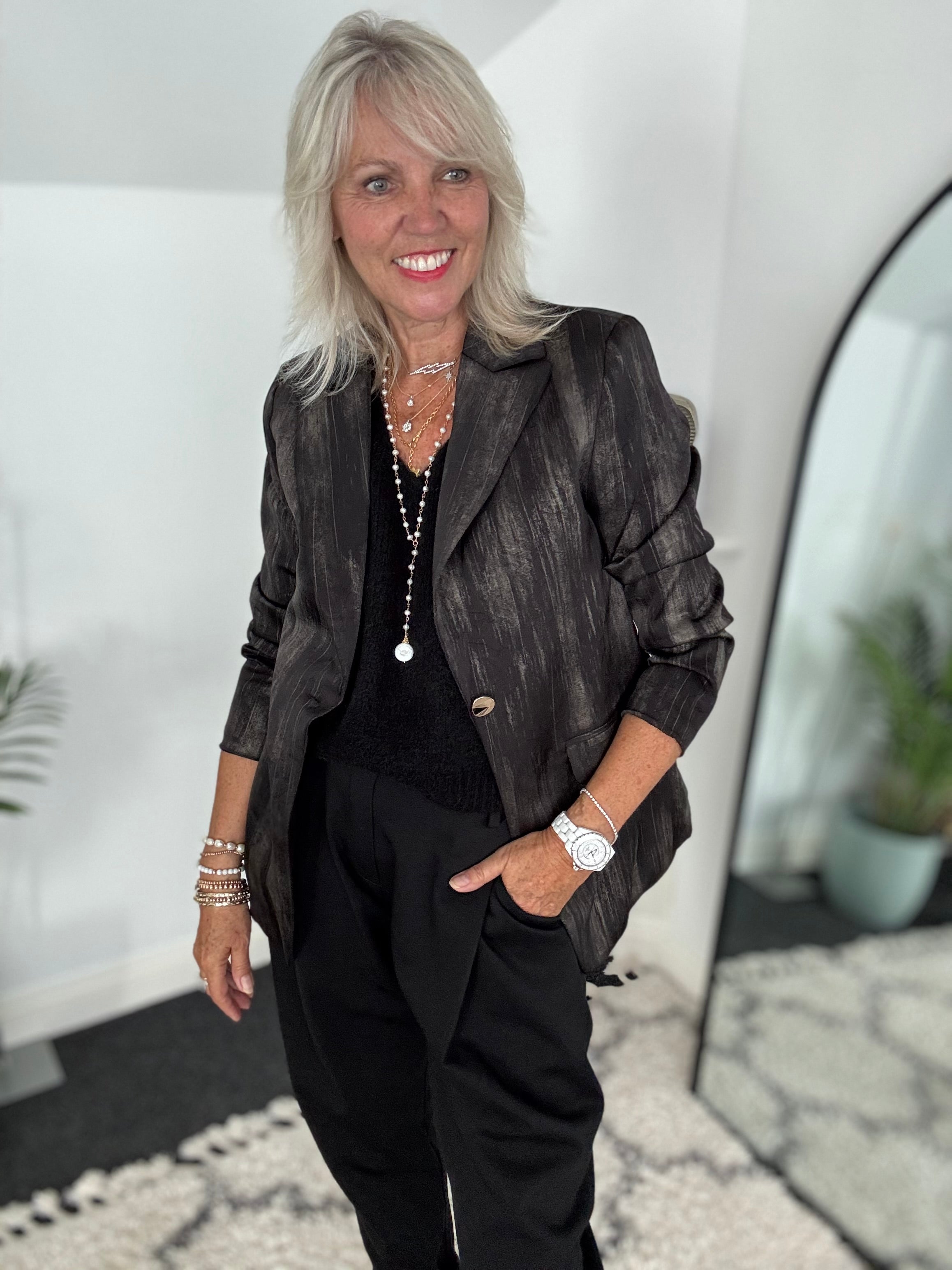 Silky Blazer in Black Brushstroke