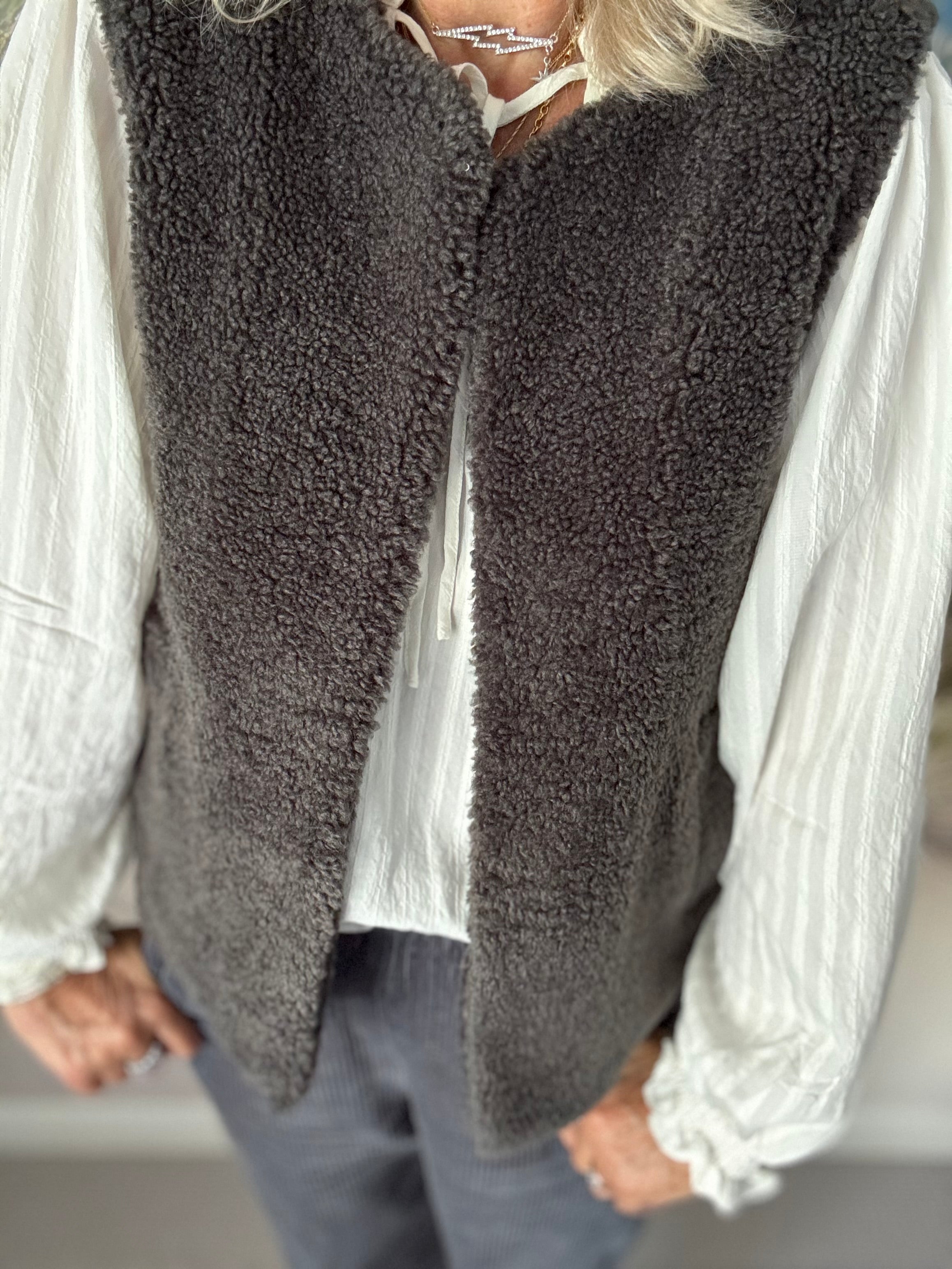 Luxe Teddy Gilet in Cocoa Grey