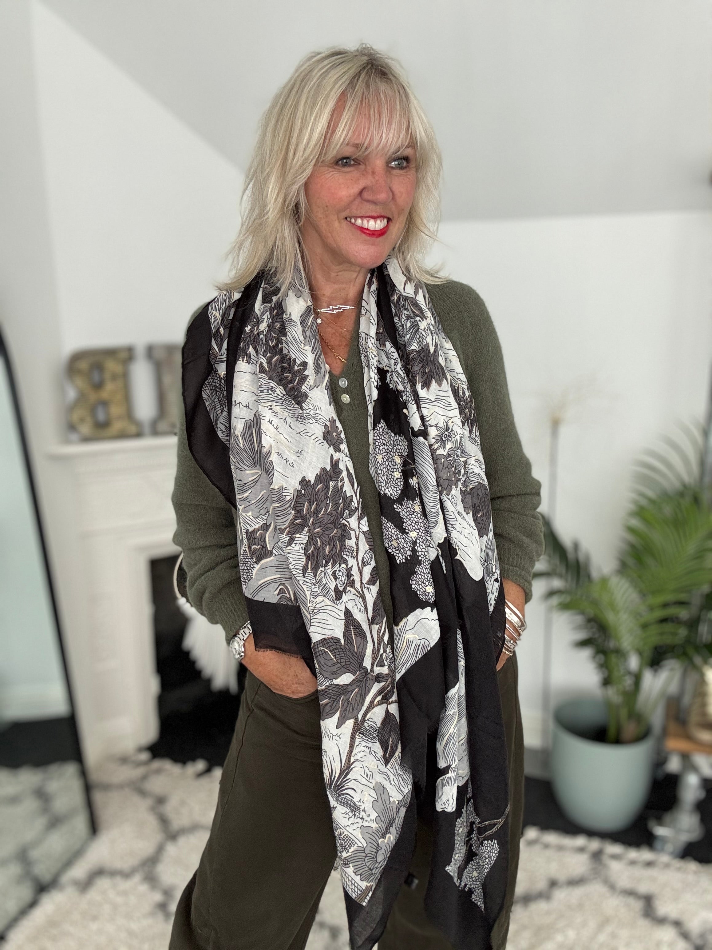 Stunning Leaf Scarf In Black & Grey